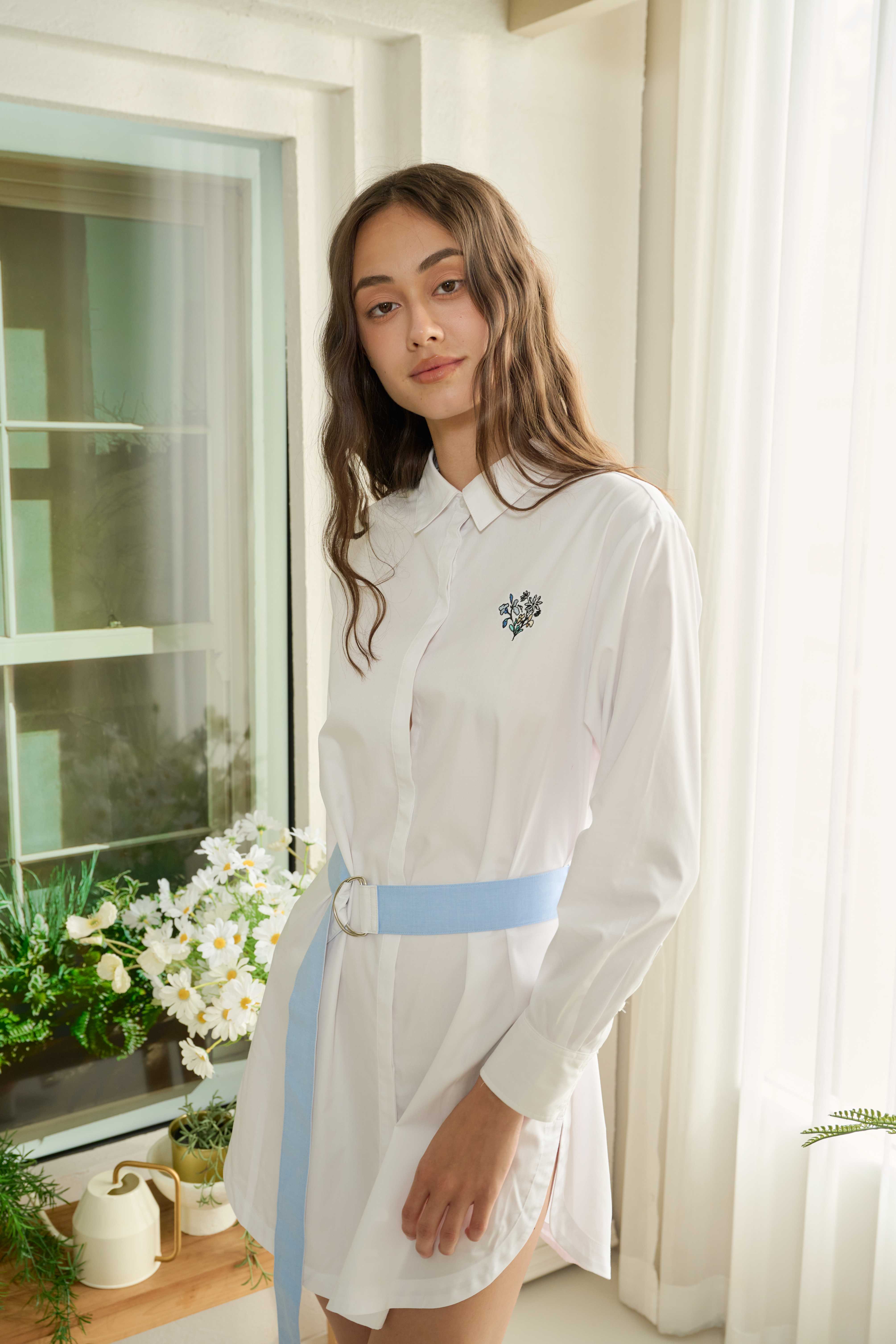 WOMEN'S DRESS SHIRT WITH DETAIL EMBODIERY