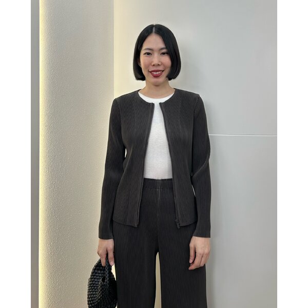 2MUAY รุ่น GJO10765 เสื้ออัดพลีทผ้าหนา MINIMAL ZIP FRONT THICK PLEATED TOP FREE SIZE