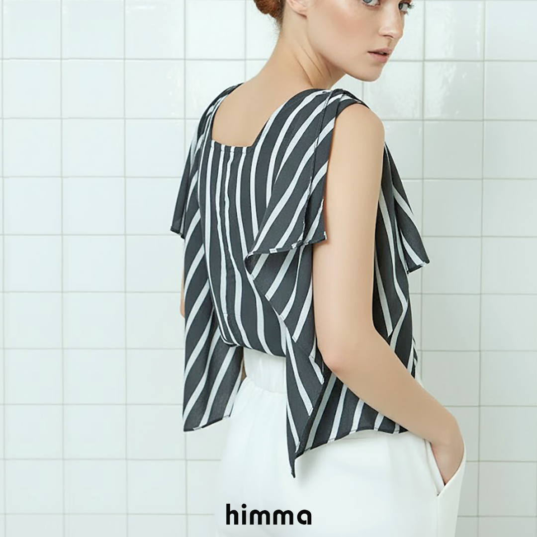 himma Fay Blouse เสื้อคอกลม แขนระบายเปิดไหล่