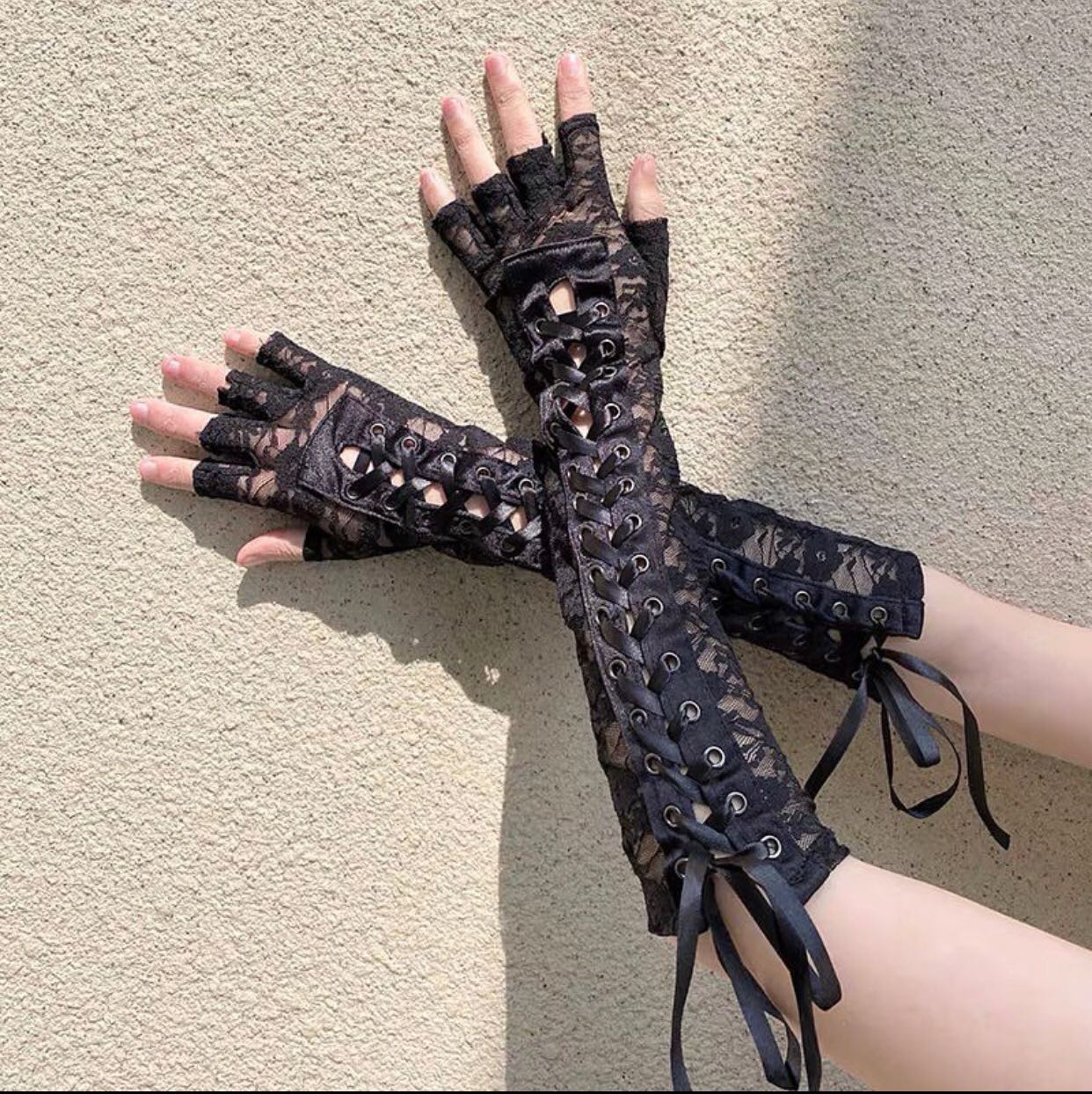 พร้อมส่ง🖤ถุงมือลูกไม้
