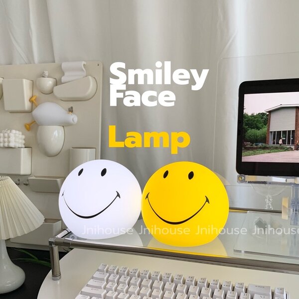 [พร้อมส่ง] Jnihouse : โคมไฟหน้ายิ้ม Smile Face Lamp