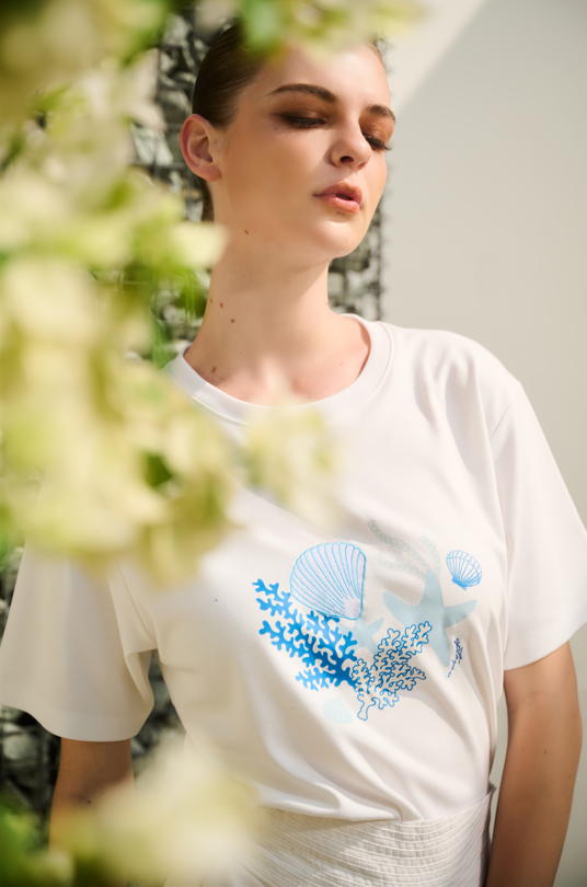 UPTOYOU unisex T-shirt with coral design