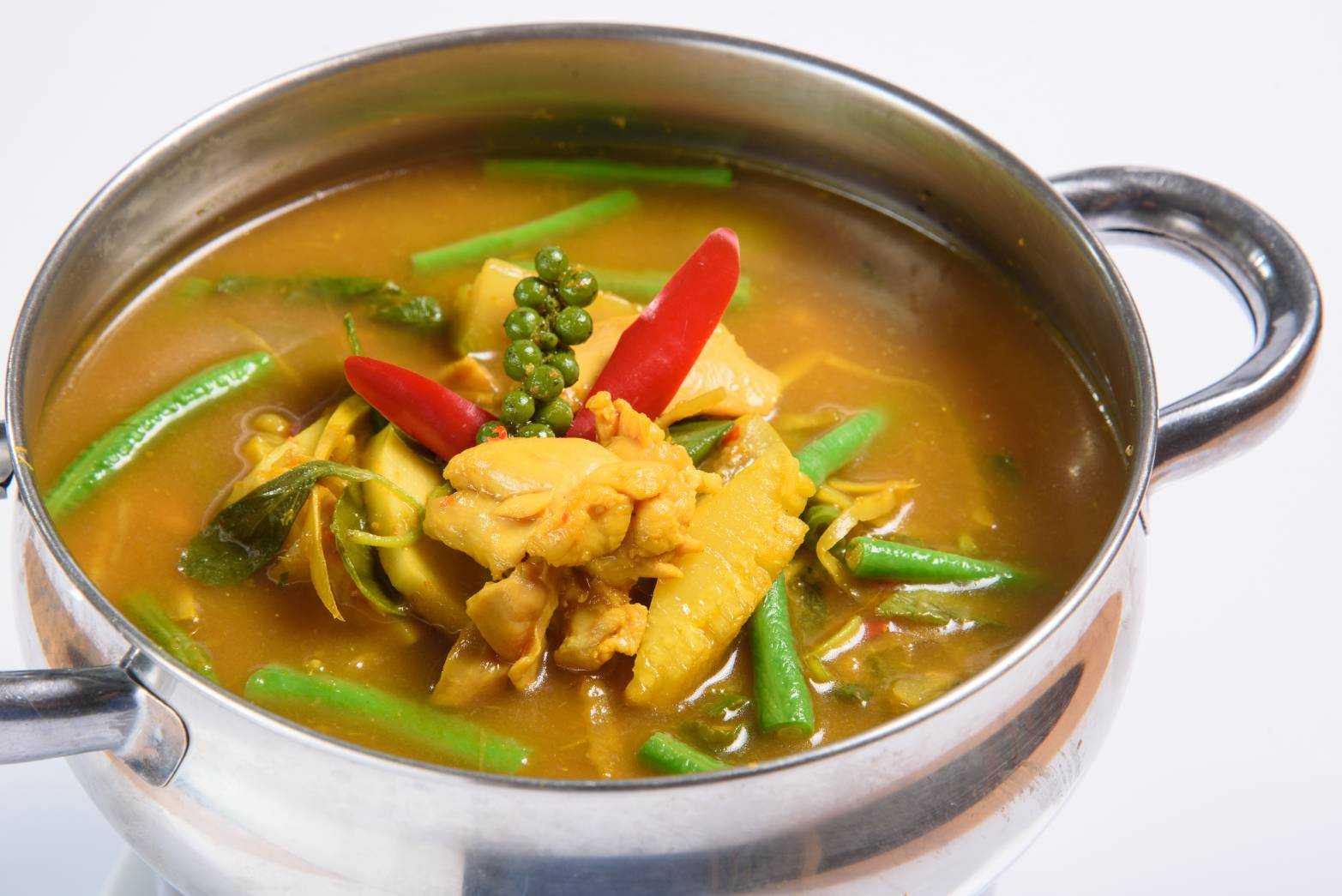 แกงป่าหมู หรือไก่  Red Curry Clear Soup with Pork or Chicken