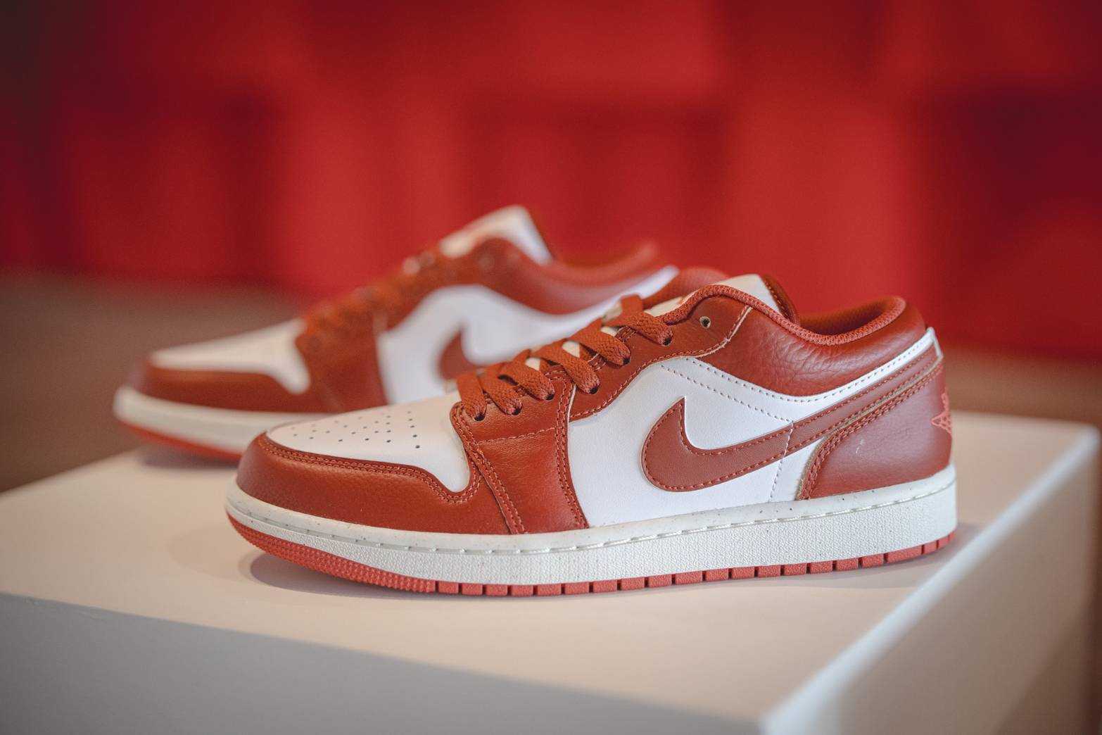 Nike​   Air Jordan 1 Low SE Dune Red