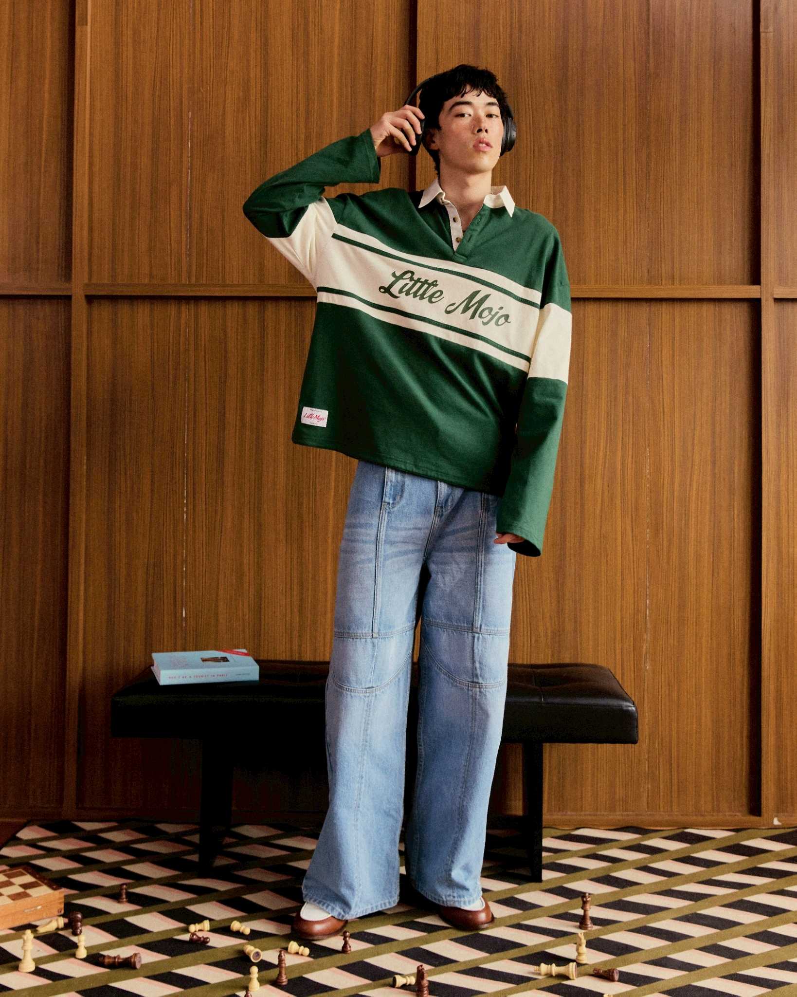 (Look24) Green Rugby Adult Sweatshirt