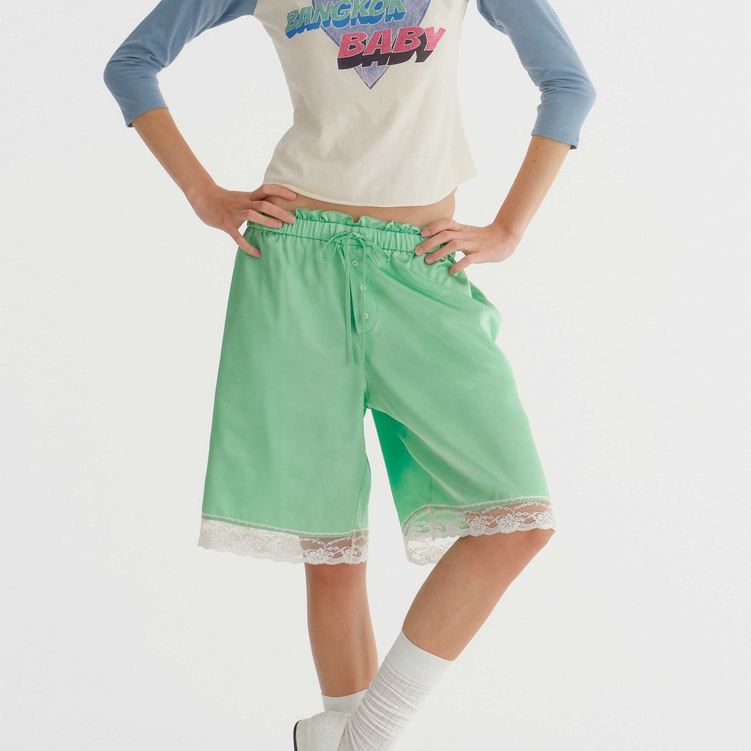 SATIN BERMUDA SHORTS (GREEN)