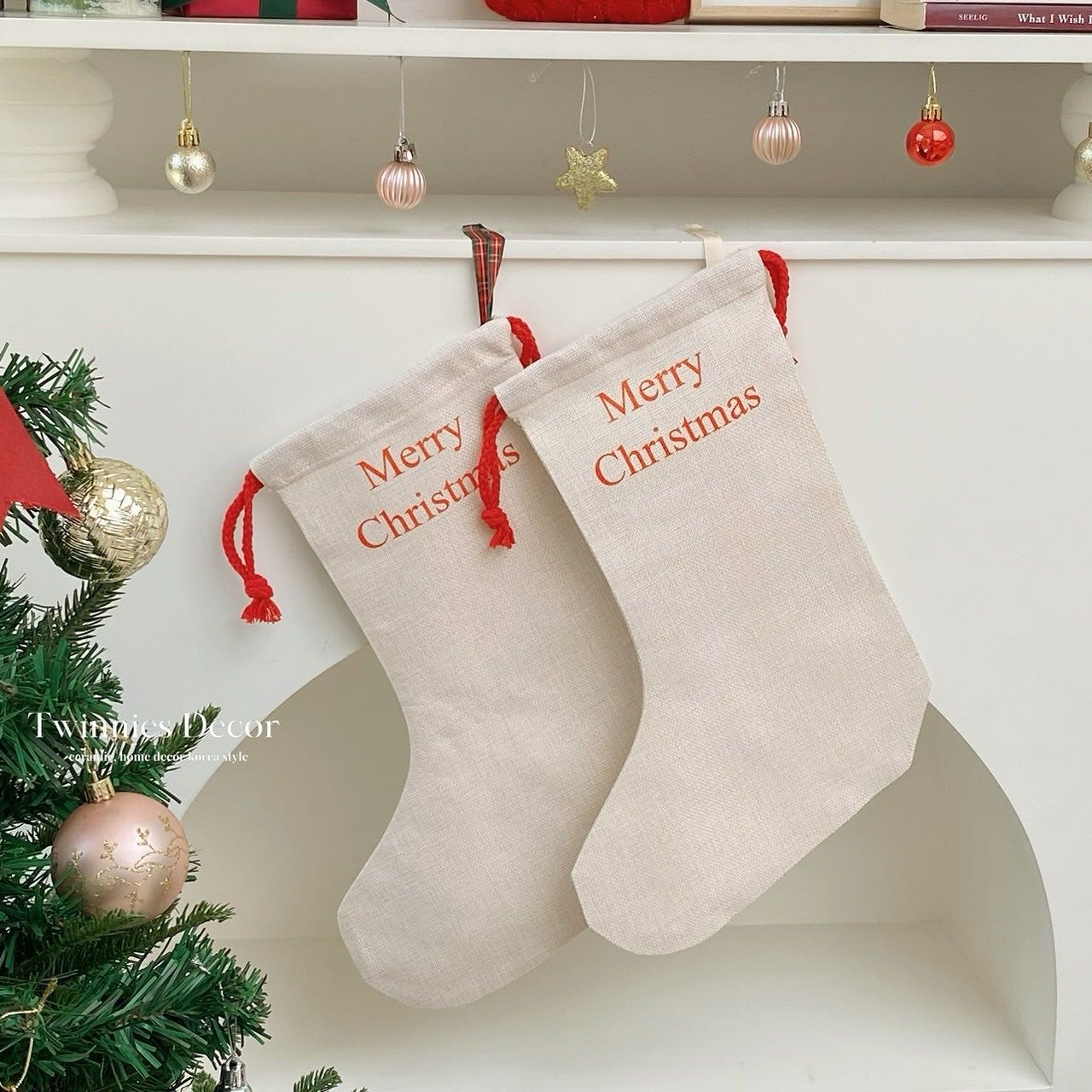 ถุงเท้าริบบิ้น 𝑪𝒉𝒓𝒊𝒔𝒕𝒎𝒂𝒔 🌲🎅🏻 💫  Twinnies Decor