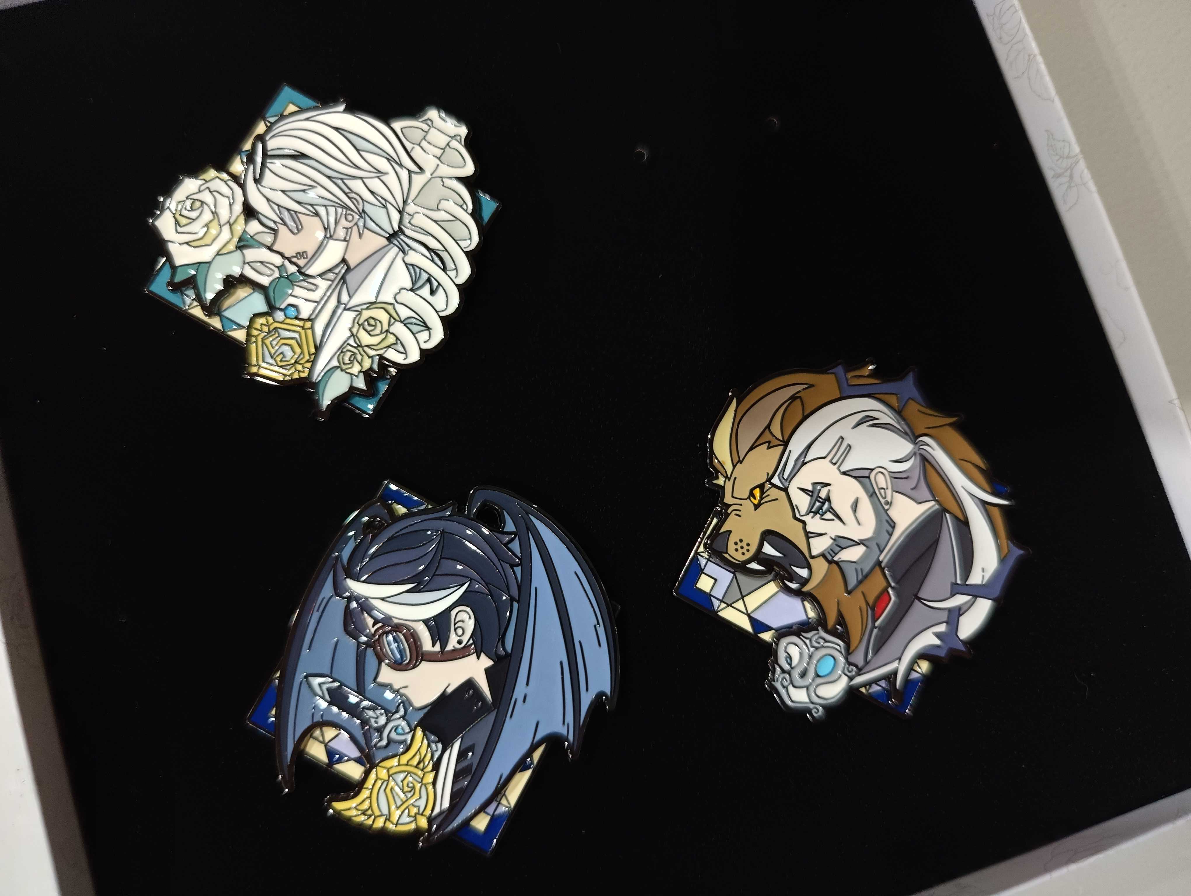 เข็มกลัดครบรอบ 5 ปี - แยกชิ้น