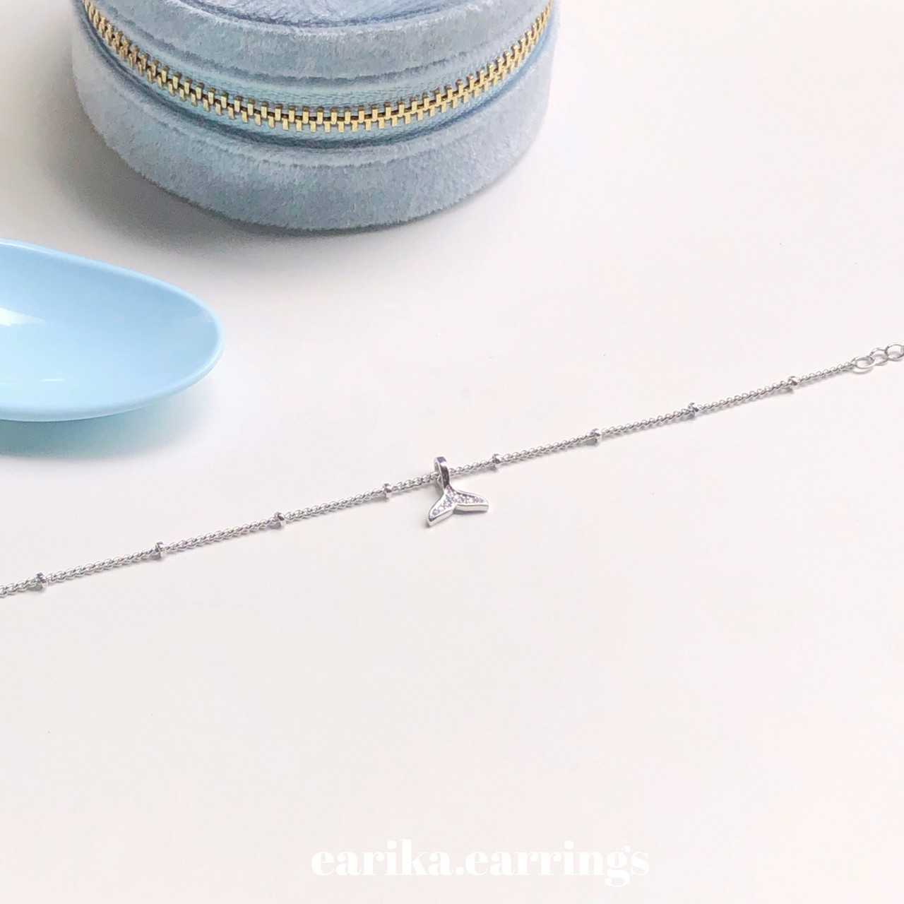 earika.earrings - crystal whale bracelet สร้อยข้อมือเงินแท้จี้หางปลาวาฬ เหมาะสำหรับคนแพ้ง่าย