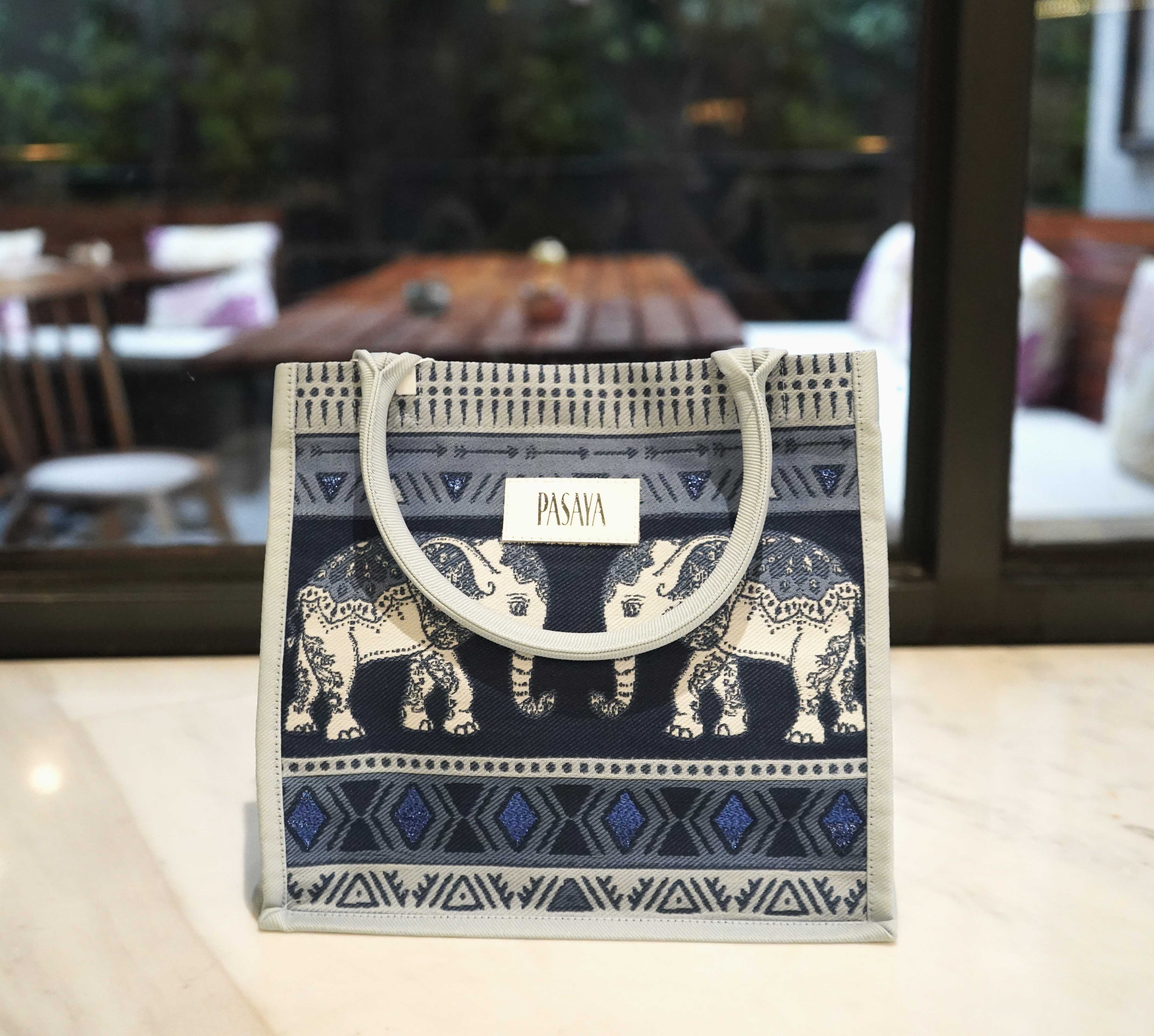 Aiyara Totebag (Size S)