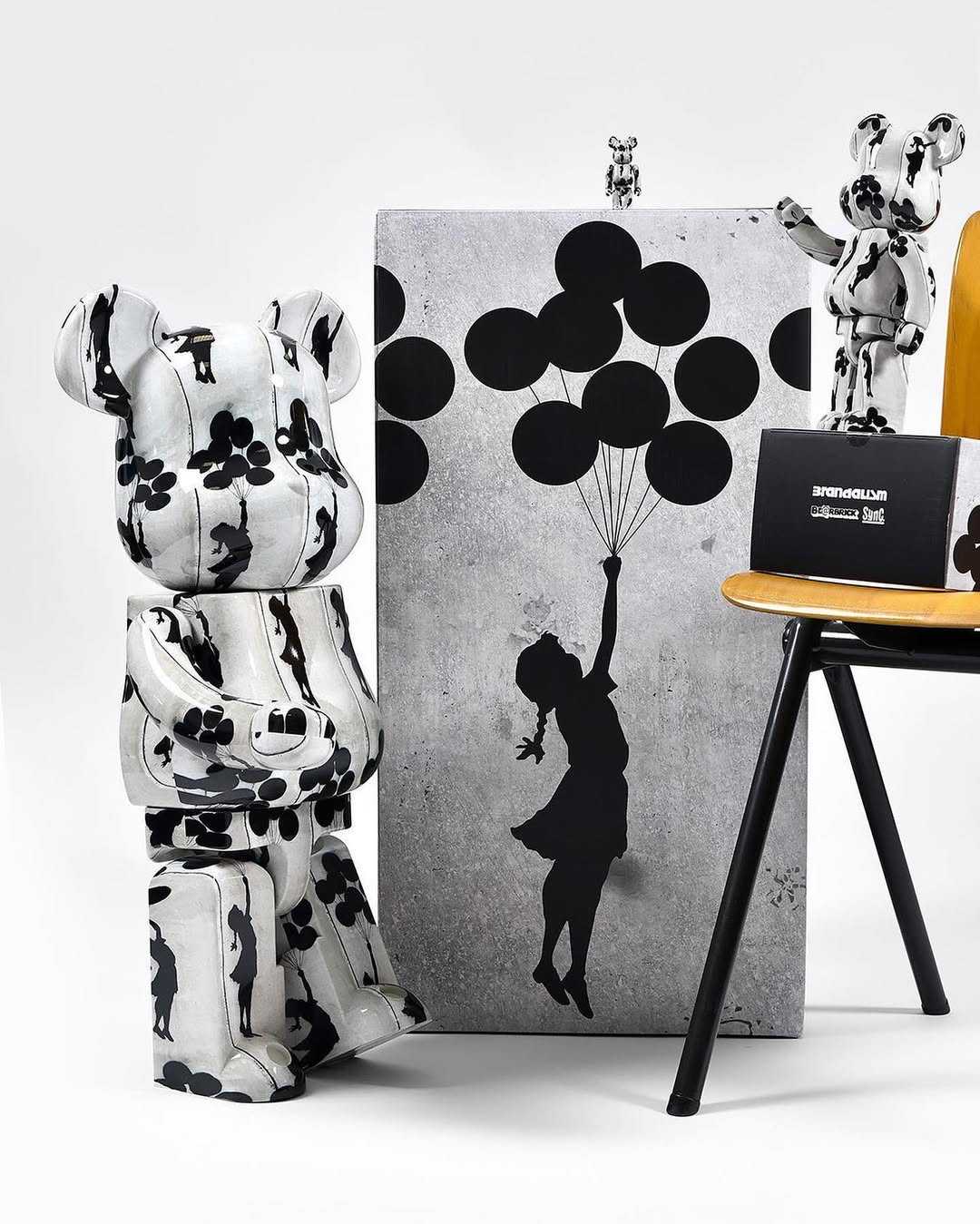Be@rbrick Banksy Flying Balloons Girl 1000%