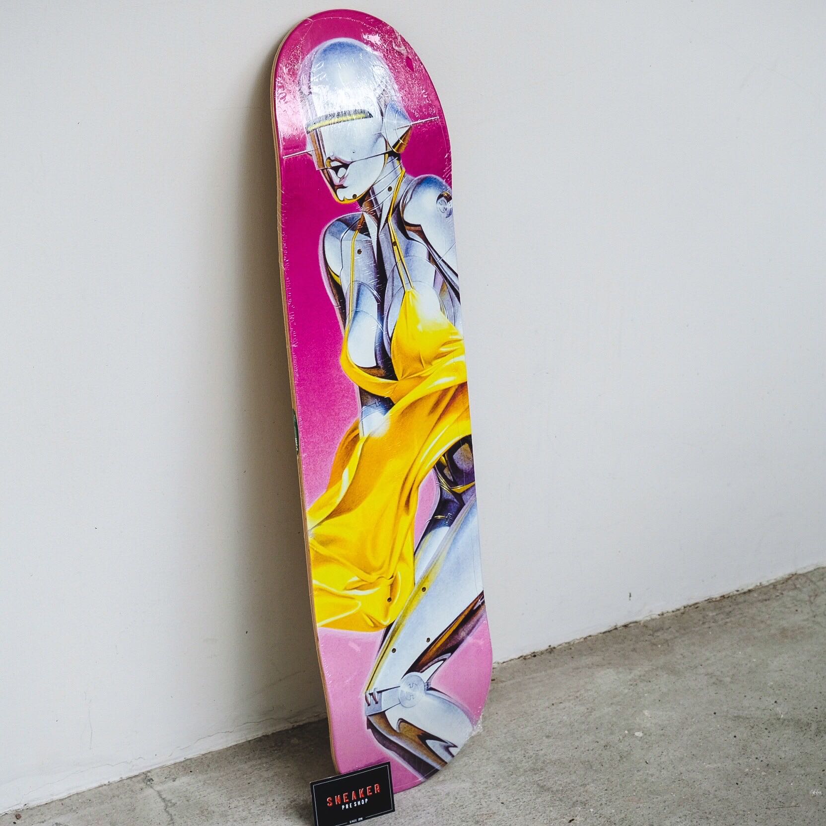 Hajime Sorayama “Sexy Robot” 03 Skateboard Deck | LINE SHOPPING