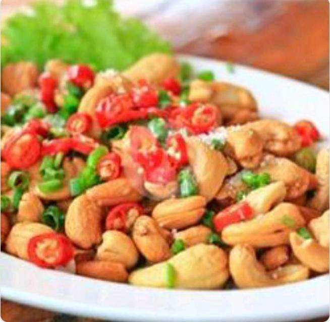 เม็ดมะม่วงหิมพานต์ทอด  Fried Cashew Nuts