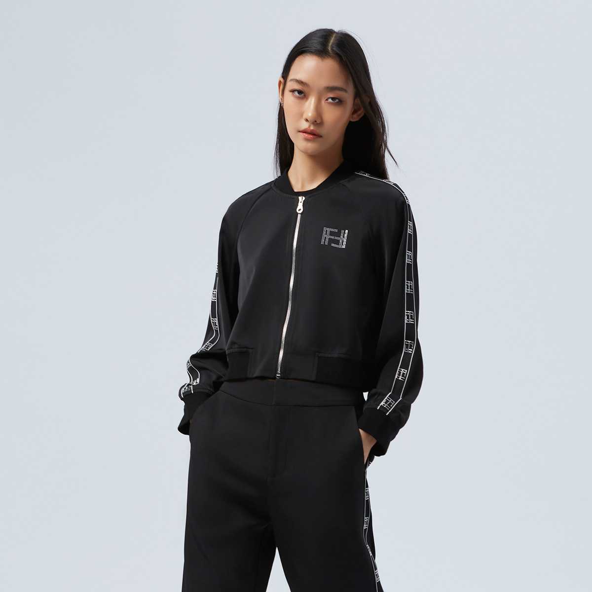 แจ็คเก็ตผ้าซาตินแต่งคริสตัล | FF Logo Crystal on Ribbon Satin Jaket | 06370
