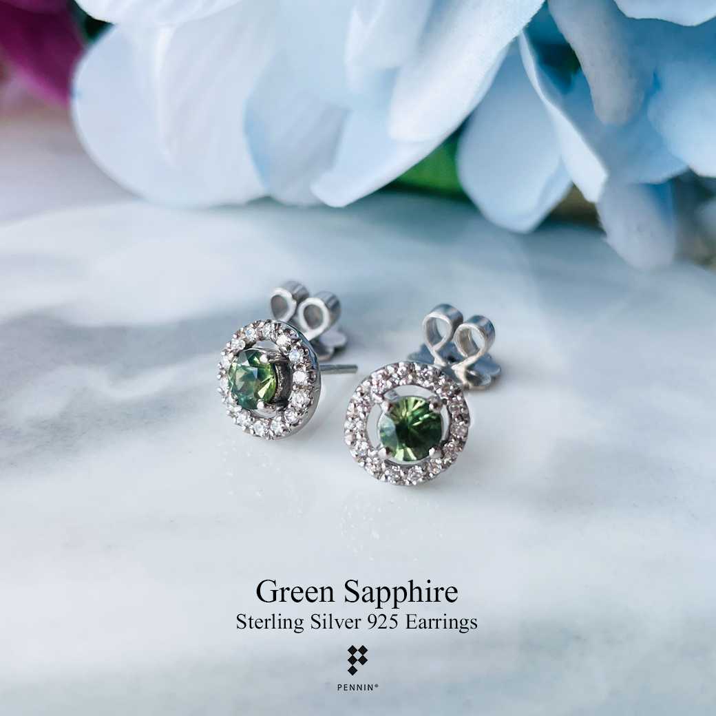 E12302 Classy Round Green Sapphire Earrings ต่างหูมรกตเขียวส่องล้อมเพชร แบบคลาสสิค ใส่สวยได้ทุกโอกาส