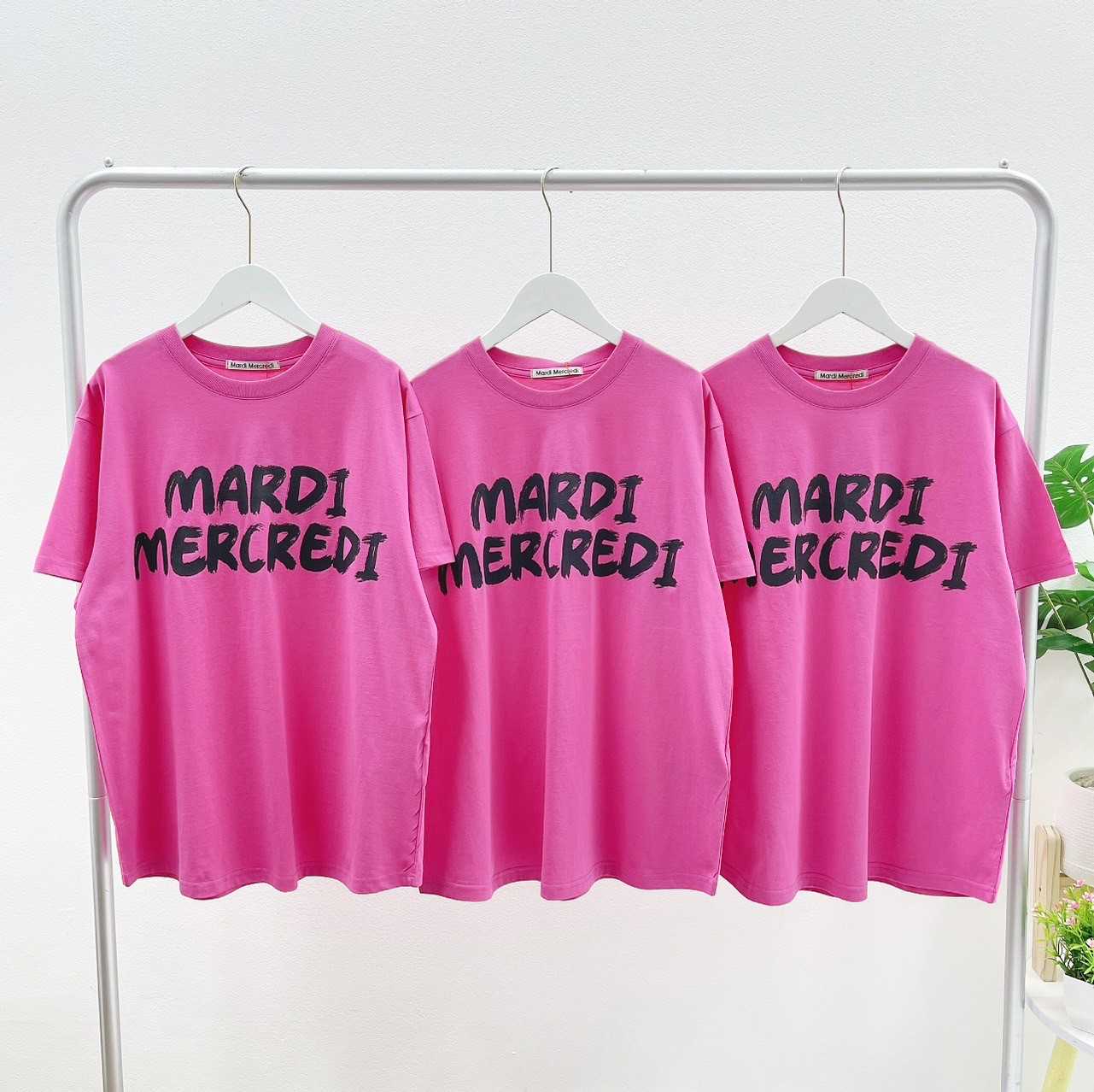 Mardi Brush Logo T-Shirt (Pink/Black)