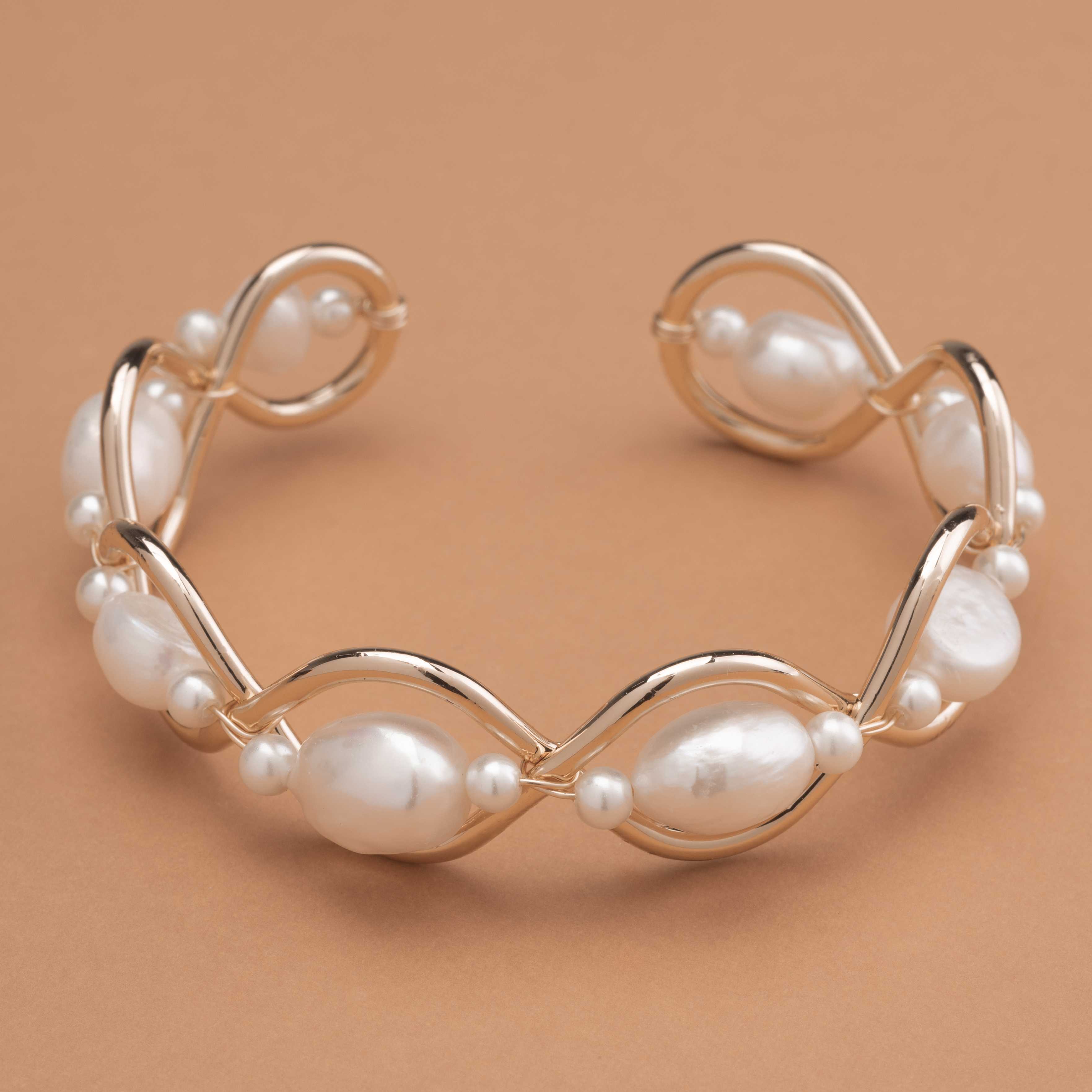 WHITE PEARL BRAIDED BANGLE