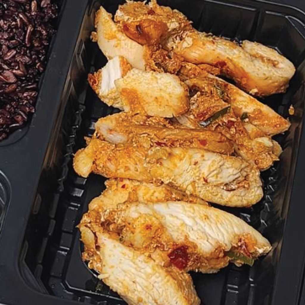 Under360 -A16 อกไก่ย่างเครื่องแกง