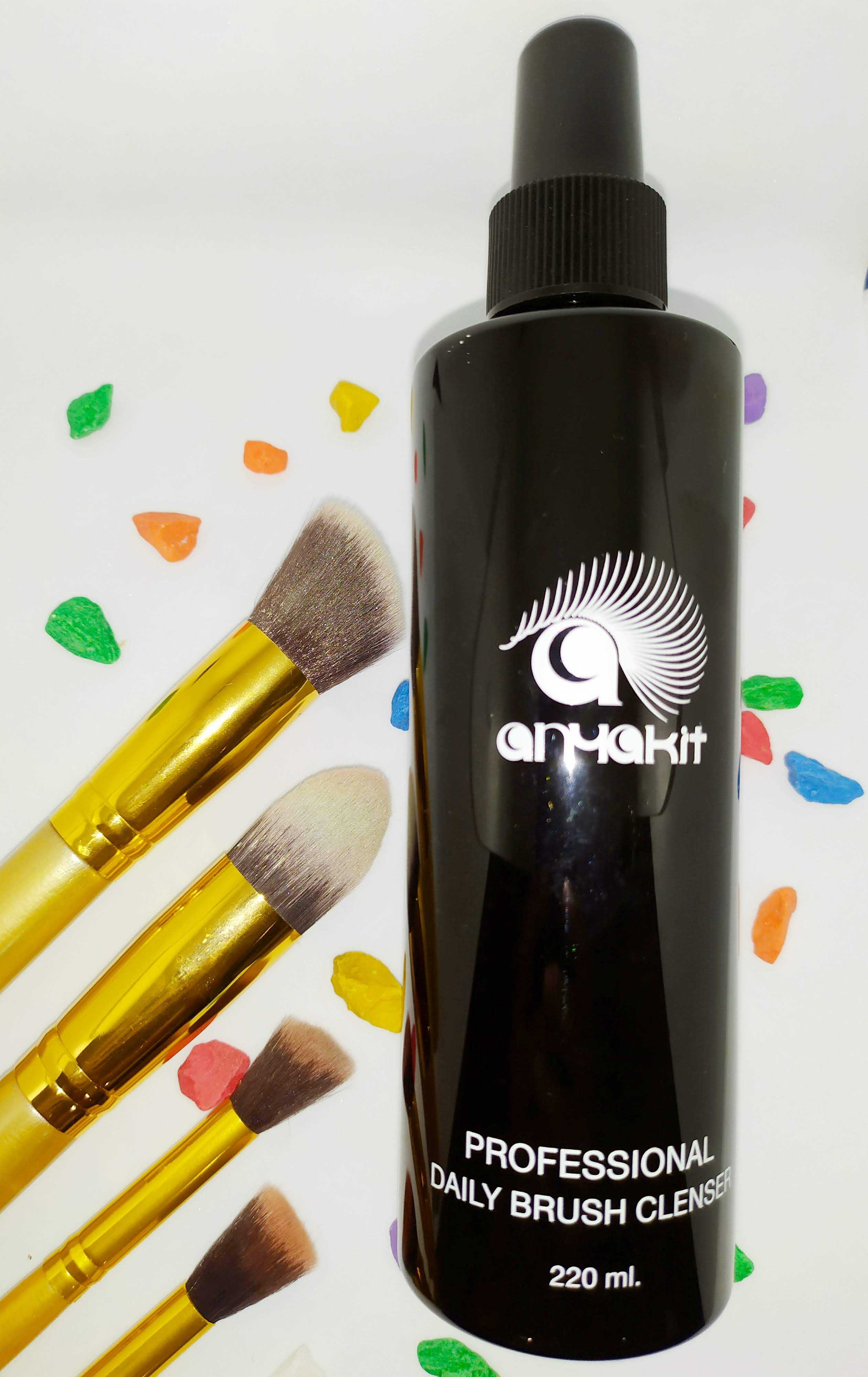 น้ำยาล้างแปรงแต่งหน้า anyakit