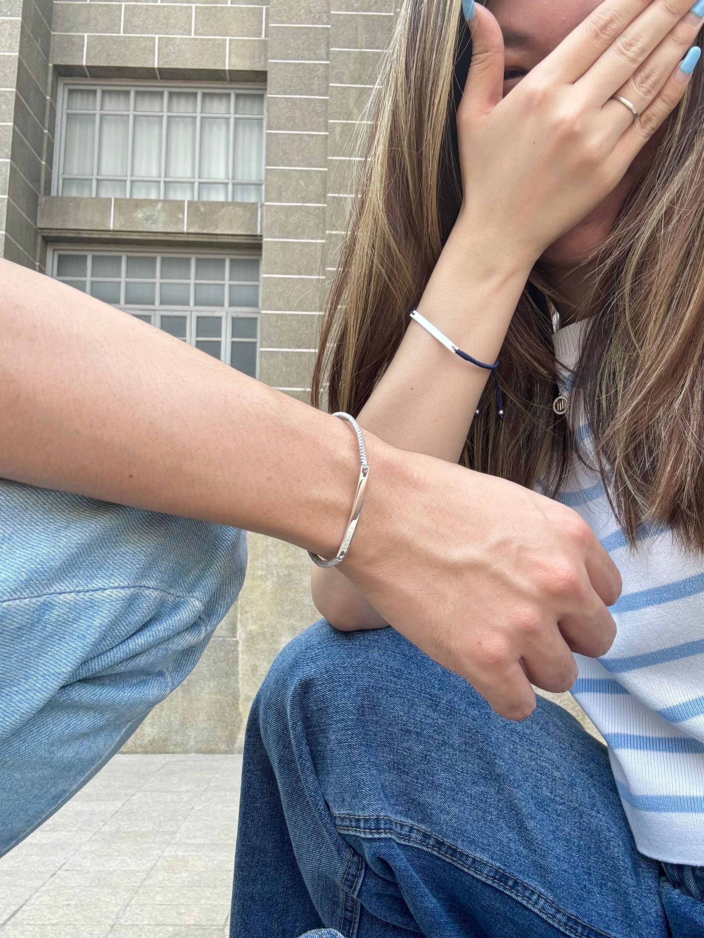 สร้อยข้อมือสลักชื่อรุ่น better with you💕