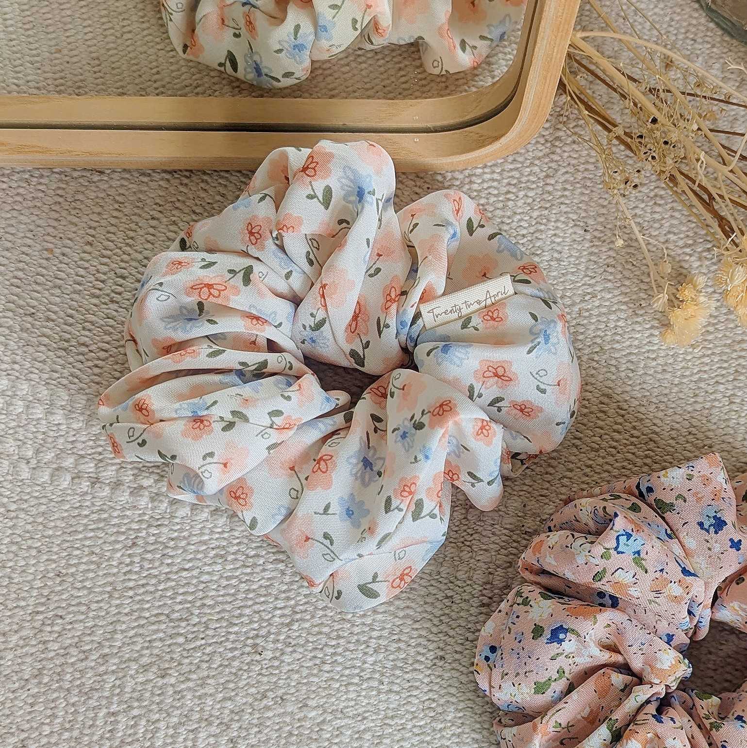 Flower Scrunchie ยางมัดผม (No.19)
