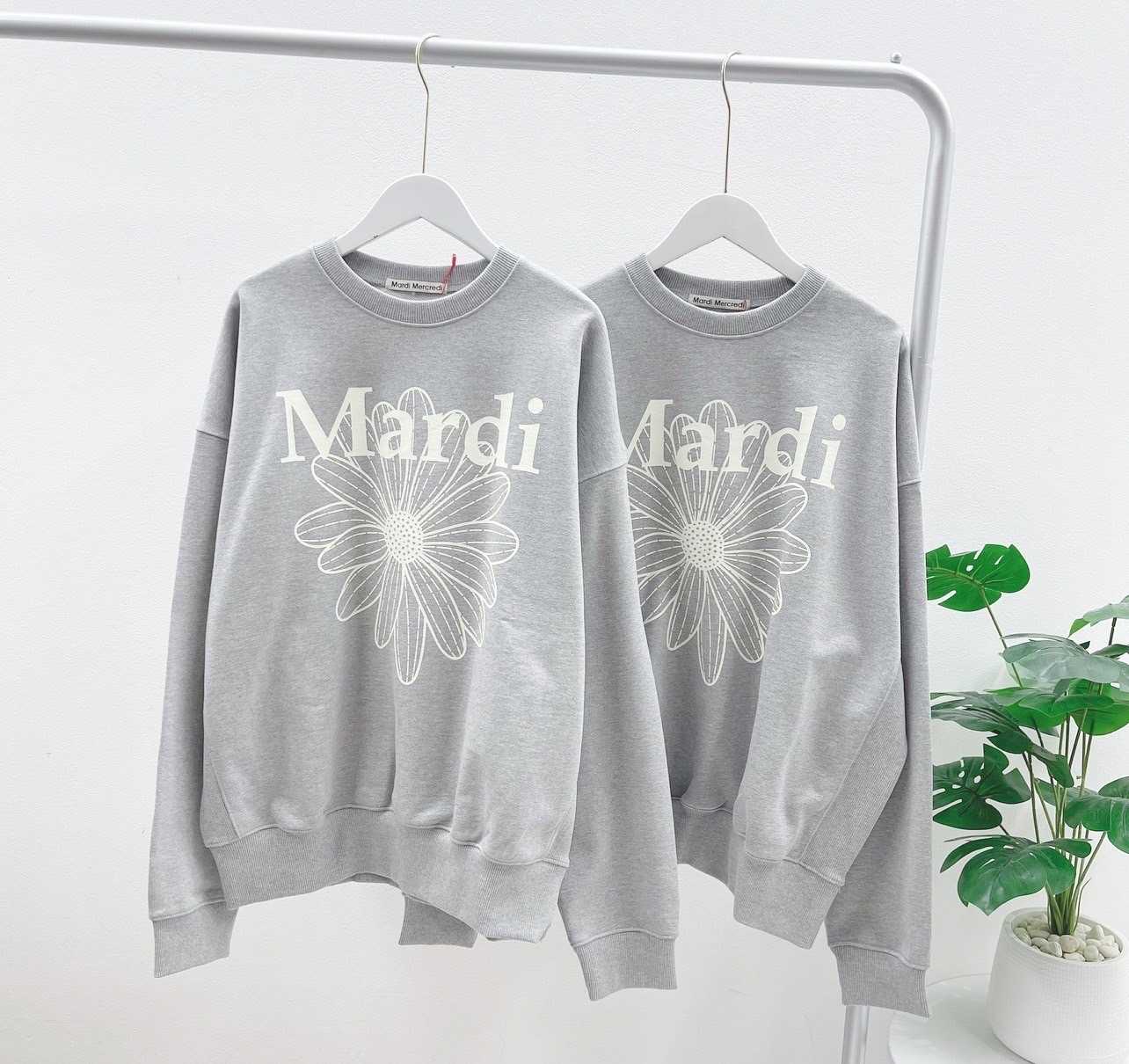 Mardi Flower Sweatshirt (Grey/white)