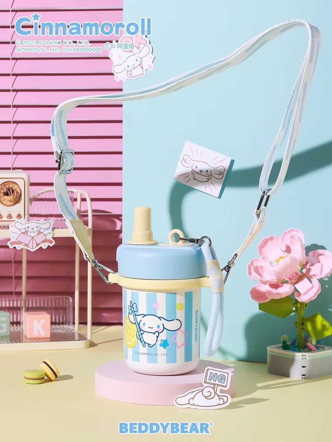 BeddyBearXCinnamoroll แก้วน้ำสูญญากาศ ฝาหลอดดูด เก็บอุณหภูมิ มีข้อต่อพร้อมสายสะพาย BBA017-008CR
