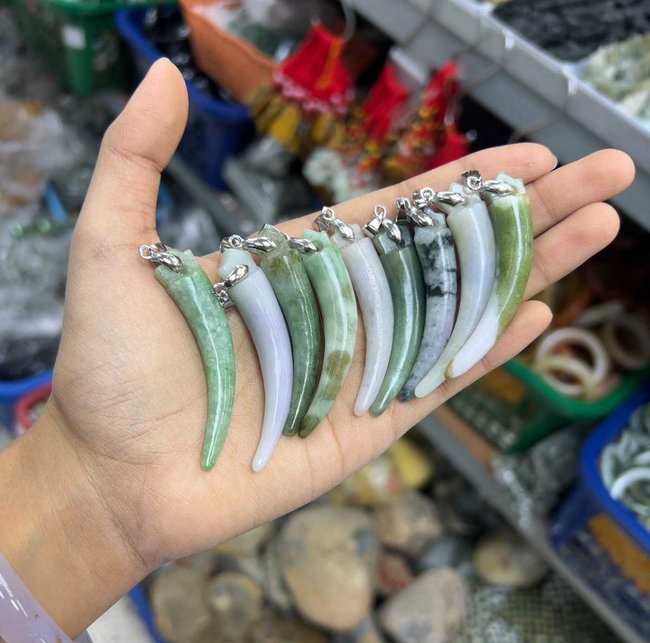 จี้แกะสลักงาช้างหยกเจไดต์ Natural Jadeite Type C เสริมบารมี