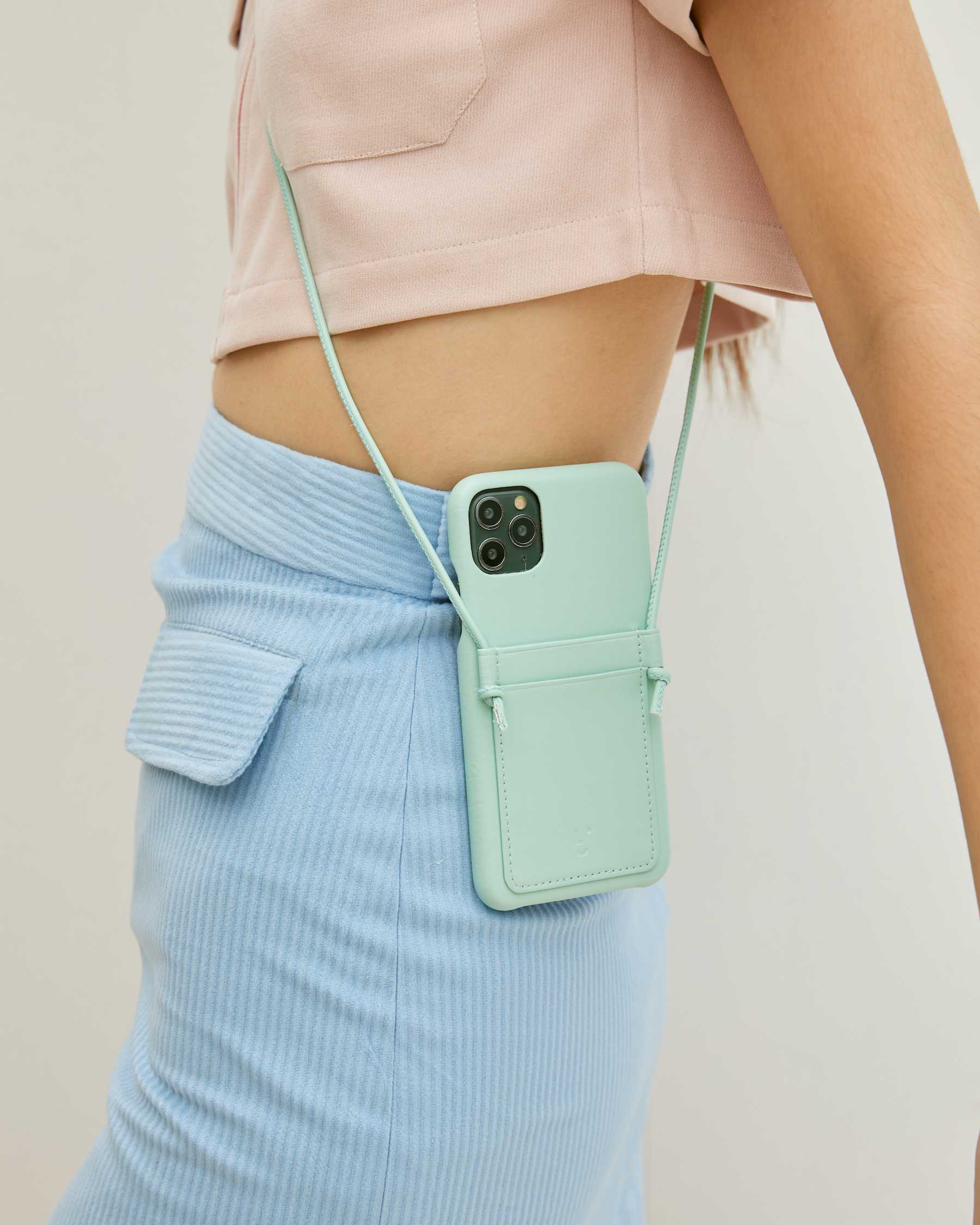 Crossbody case in Mint