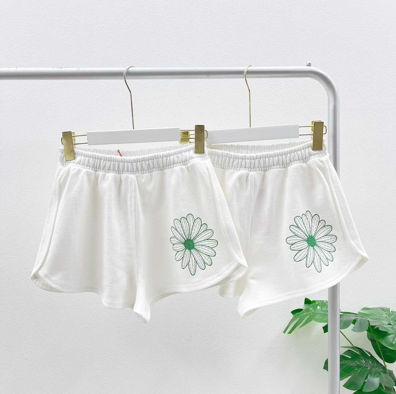 Mardi Mini Flower Sweat Short (White Green)