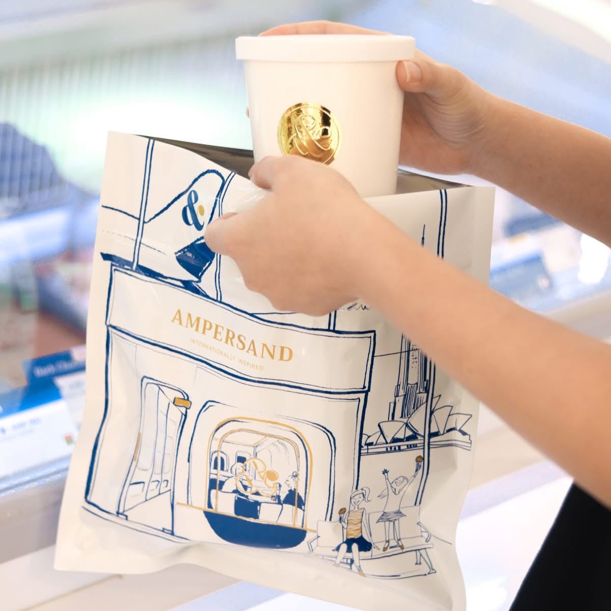 Ampersand Holiday Bag - 2 Pint