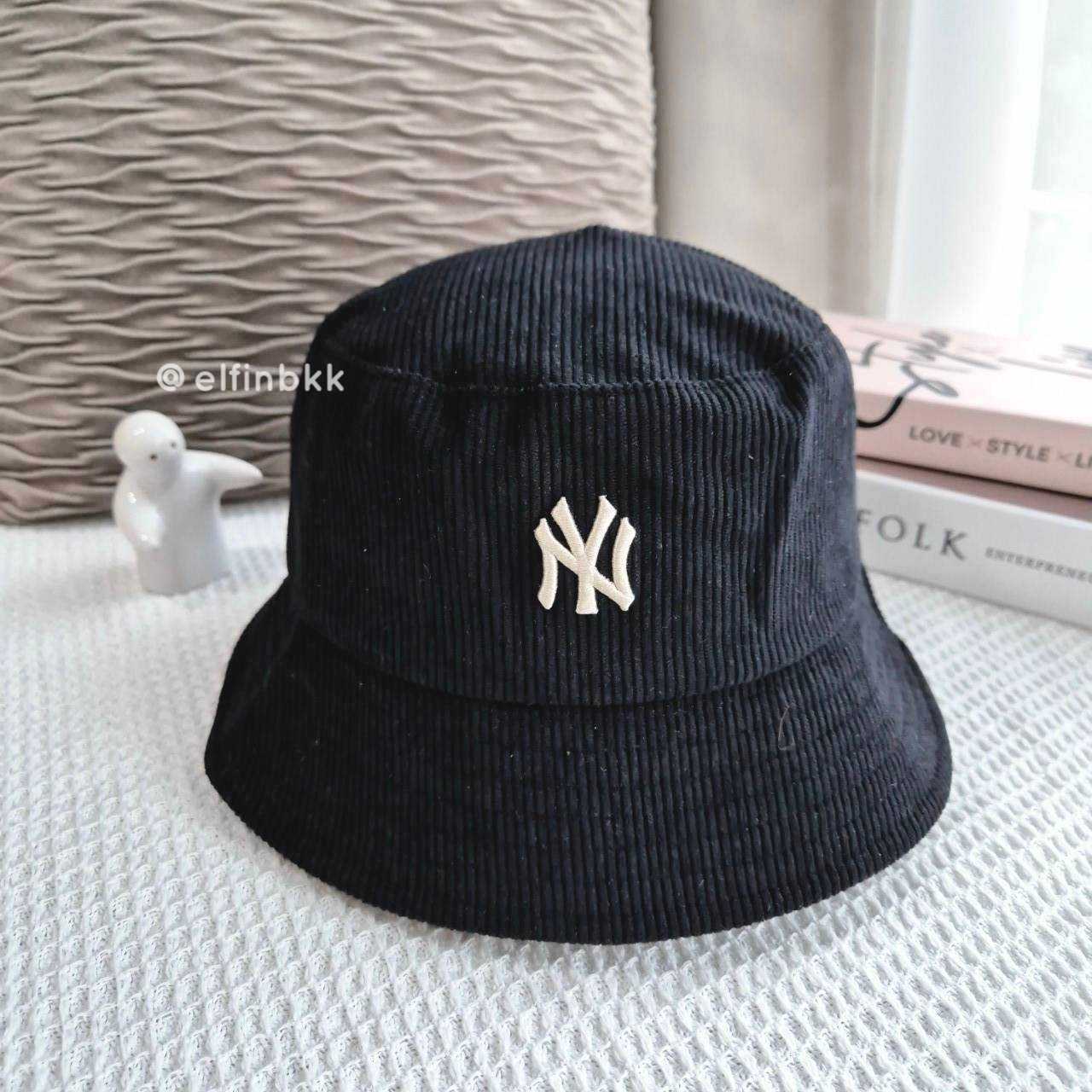 MLB Corduroy Bucket Hat  หมวกปีกกว้าง หมวกบักเก็ต ผ้าลูกฟูก สีดำ