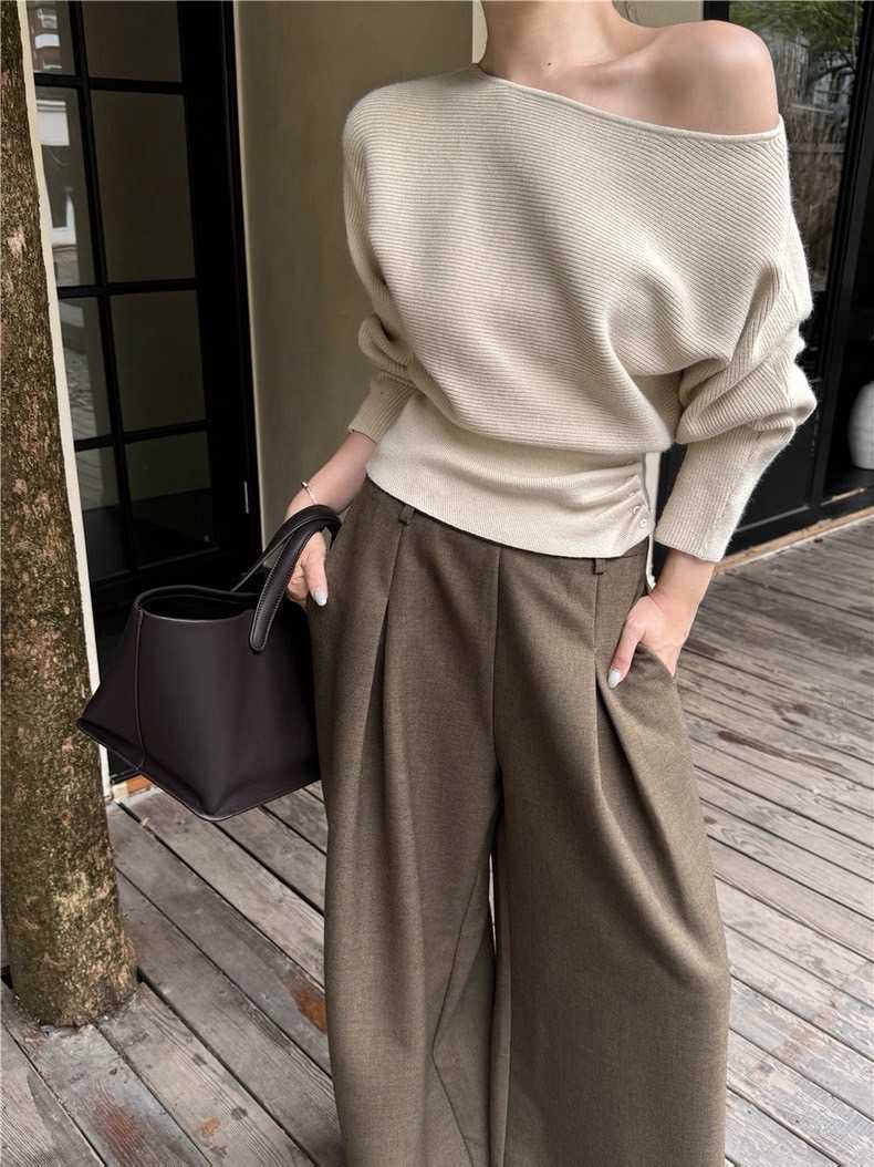 เสื้อไหมพรมเปิดไหล่แขนยาว