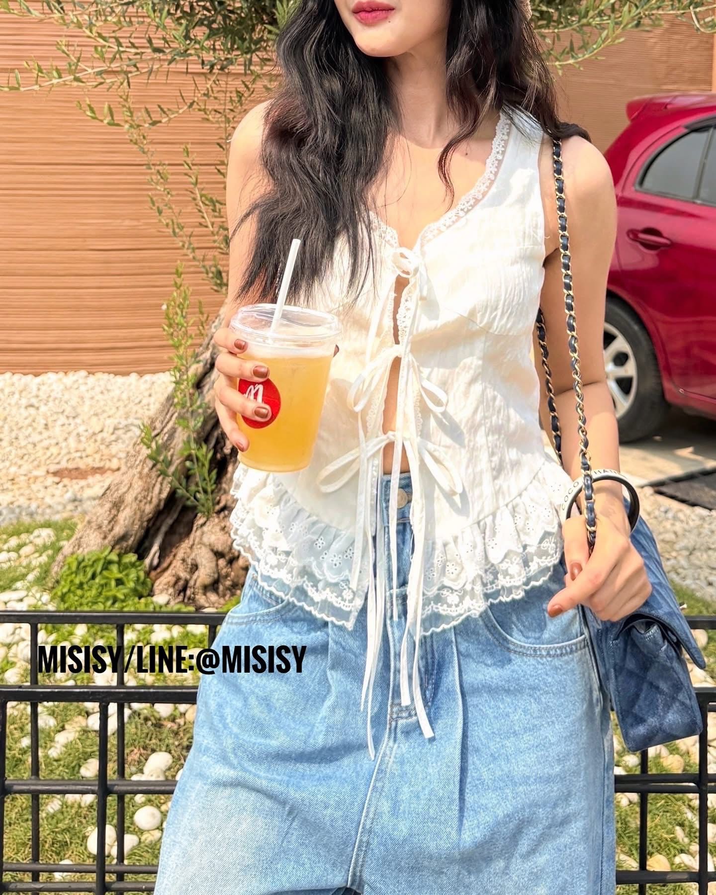 เสื้อแต่งลูกไม้