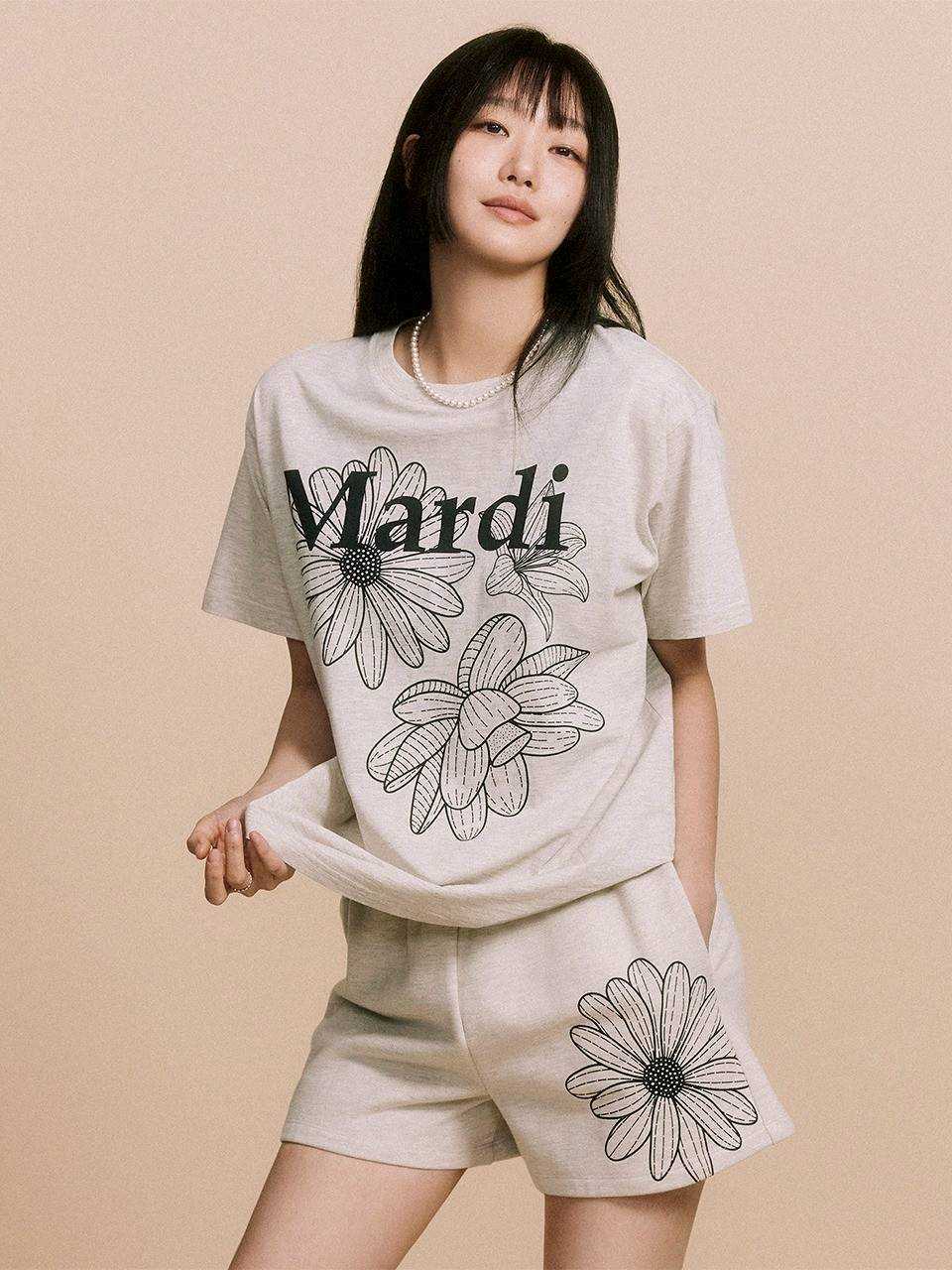 Mardi TRIPLE FLOWER T-shirt  เสื้อยืดโอเวอร์ไซส์ สีขาว สีครีม สีดำ สีเทา สีกรม