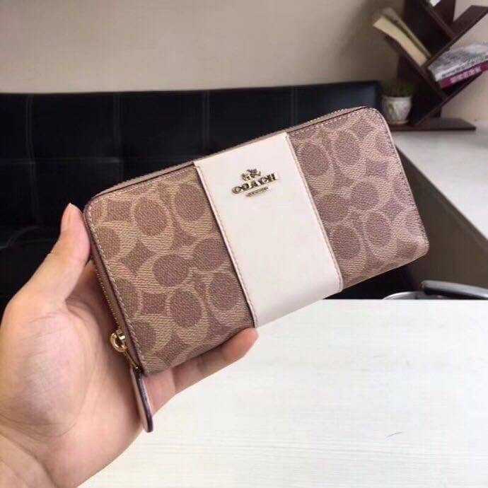 กระเป๋าสตางค์ใบยาว Coach 31546 Accordion Zip Wallet in Signature Canvas with Leather