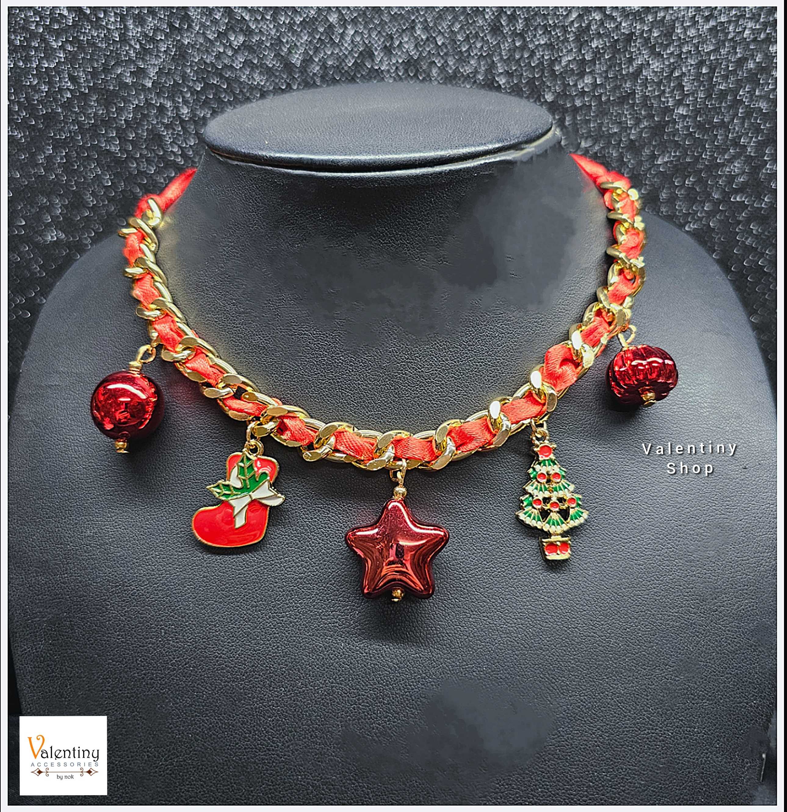 ERN098 สร้อยข้อมือ คอลเล็กชั่นคริสต์มาส งานสร้อยเลสสีทองพันผ้าริบบิ้นสีแดงห้อยจี้คริสต์มาสน่ารัก