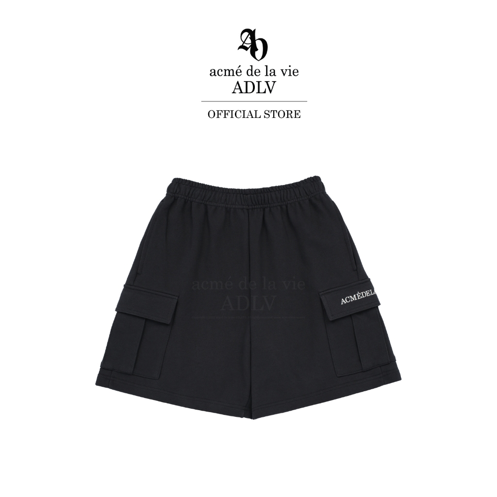 ADLV [acme de la vie] กางเกงขาสั้น รุ่น Essential Logo Season 2 Cargo Short Pants Charcoal Grey