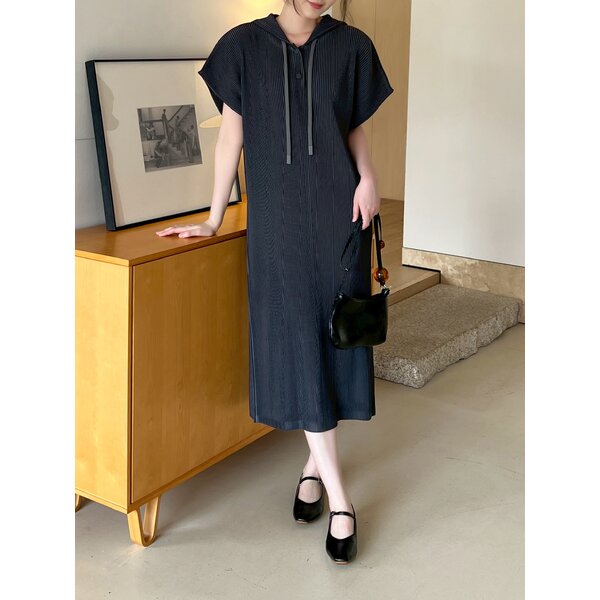 2MUAY รุ่น GJO2042 เดรสอัดพลีทคุณภาพ THICK HOODED PLEATED DRESS 8 สี FREE SIZE