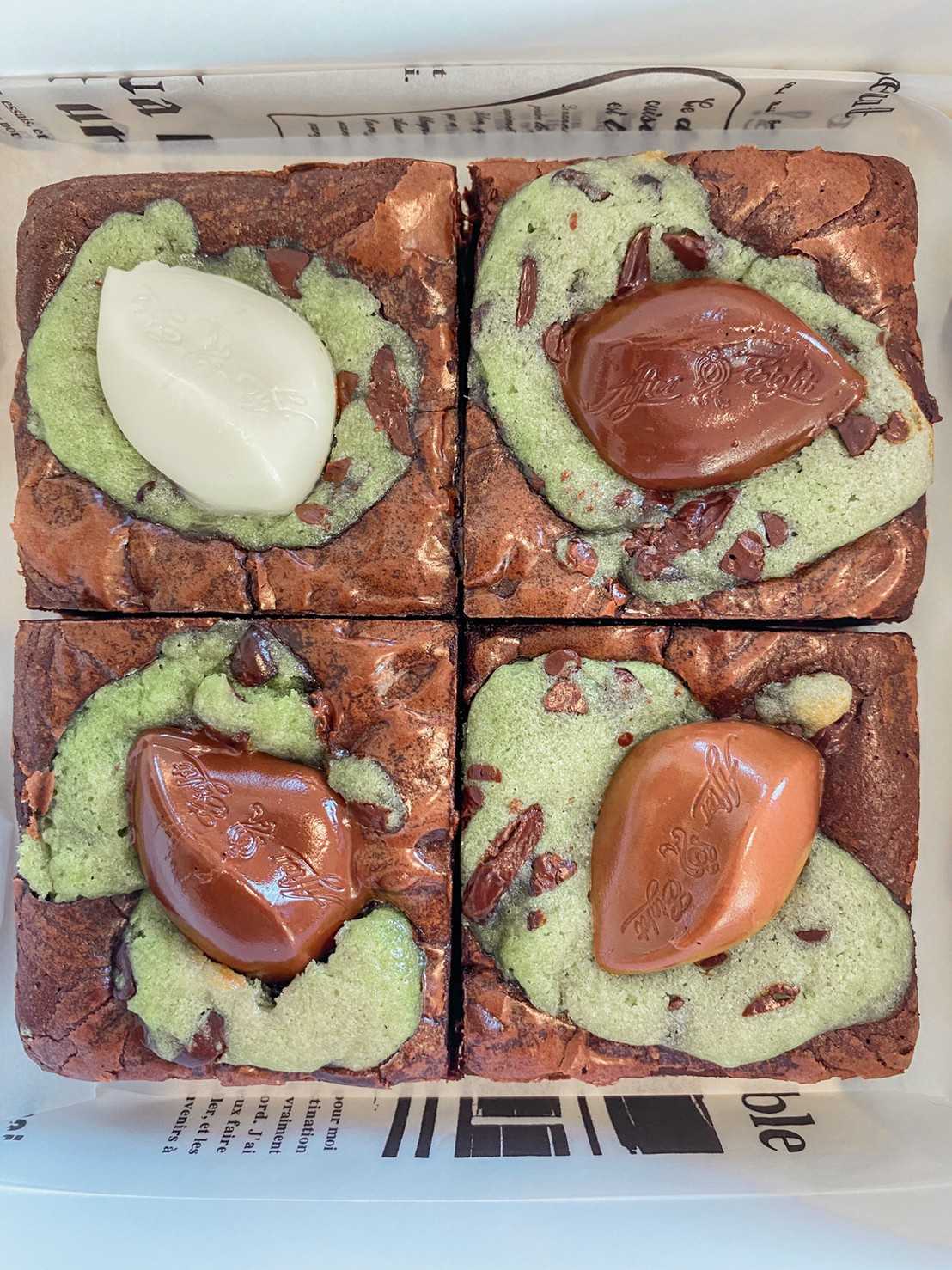 พรีออเดอร์ รอ 1-3 วัน - บราวนี่เปเปอร์มิ้นท์ / Peppermint Cookie Brownie