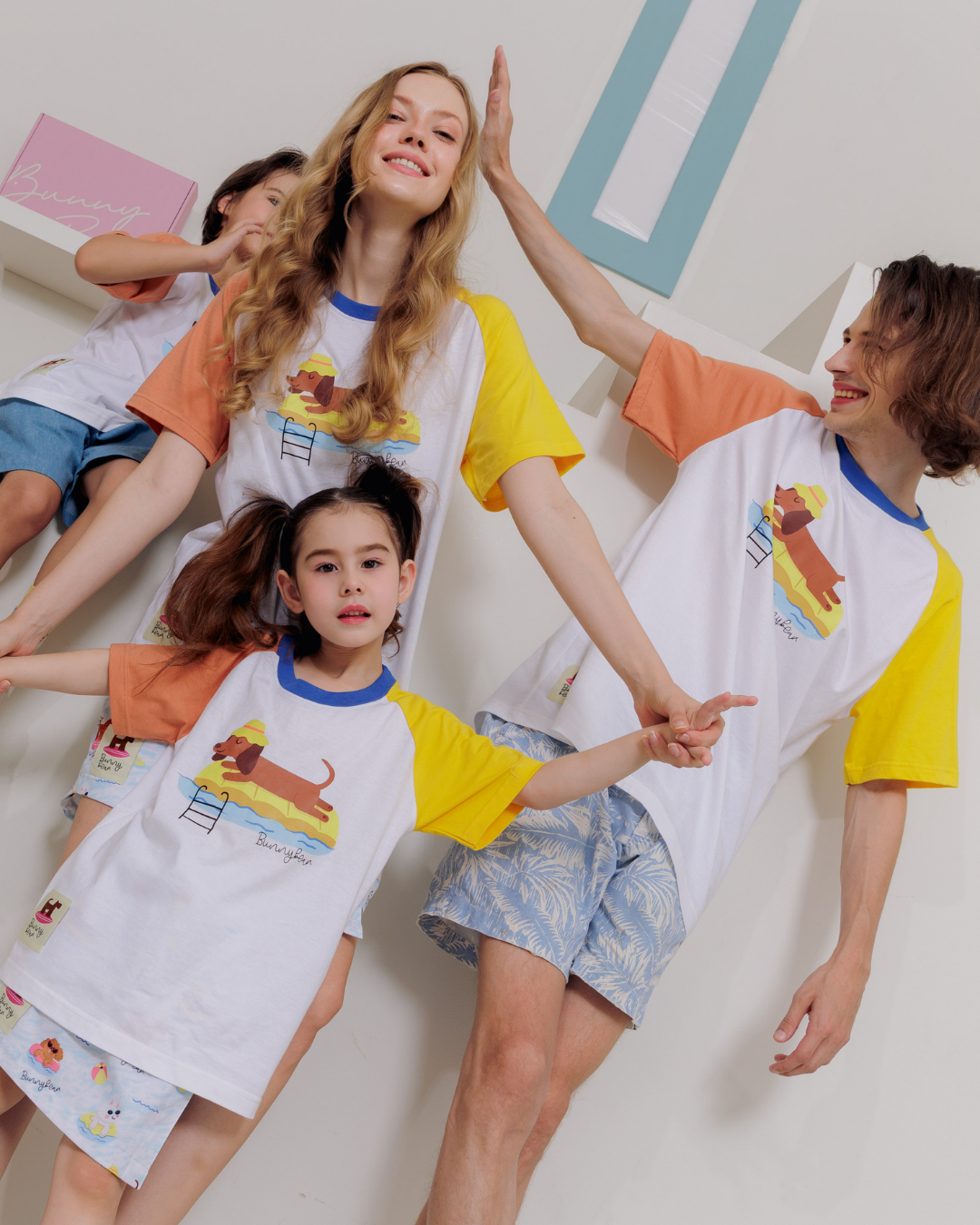 Puppy Surf T-Shirt - เสื้อยืด ครอบครัวลายหมาเล่นเซิร์ฟ ผู้ใหญ่เด็ก ใส่เที่ยวทะเล