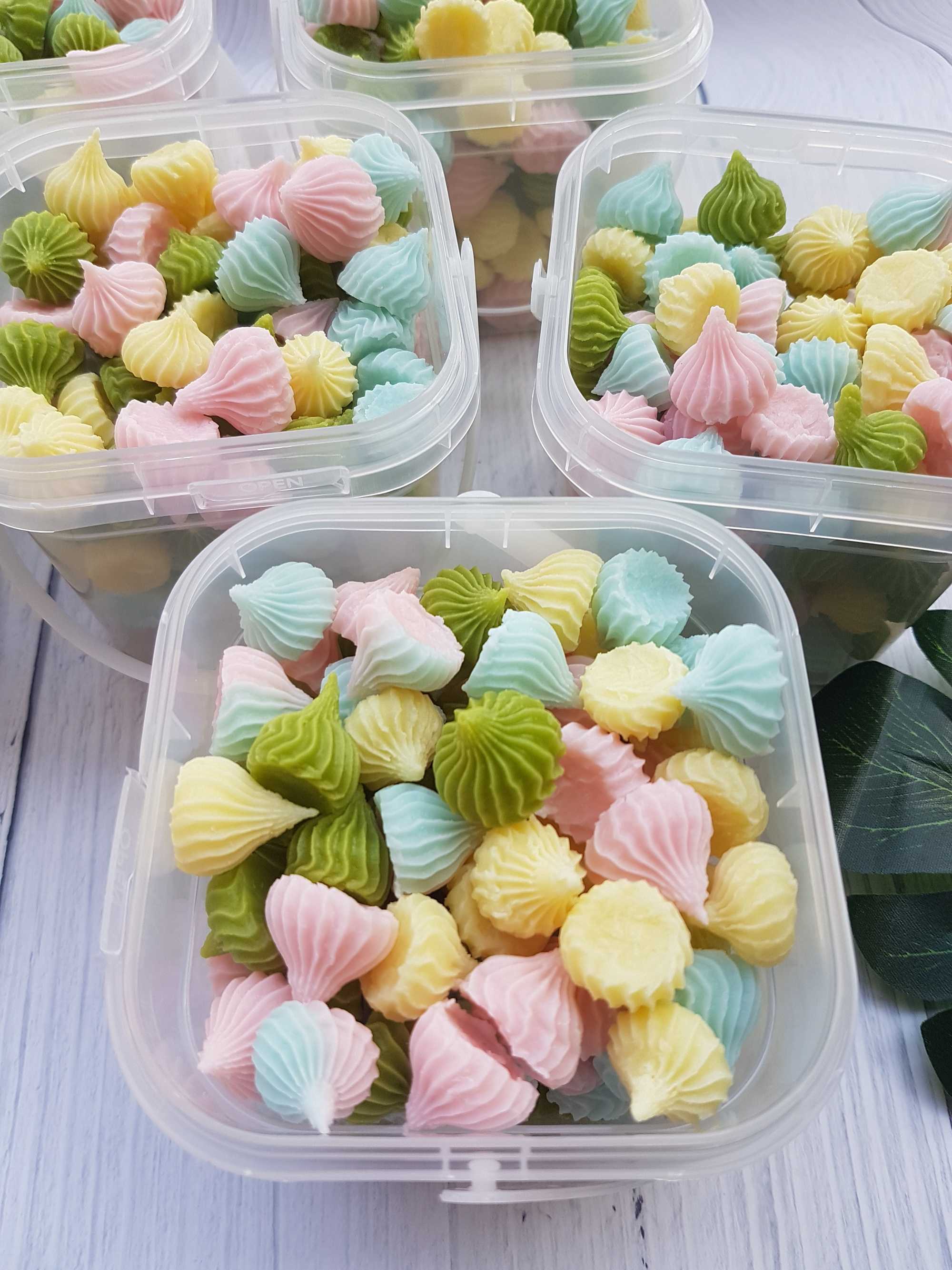 ขนมอาลัว ขนาดพอดีคำ หวานพอดี (กะทิ+ใบเตย) บรรจุ 340 กรัม