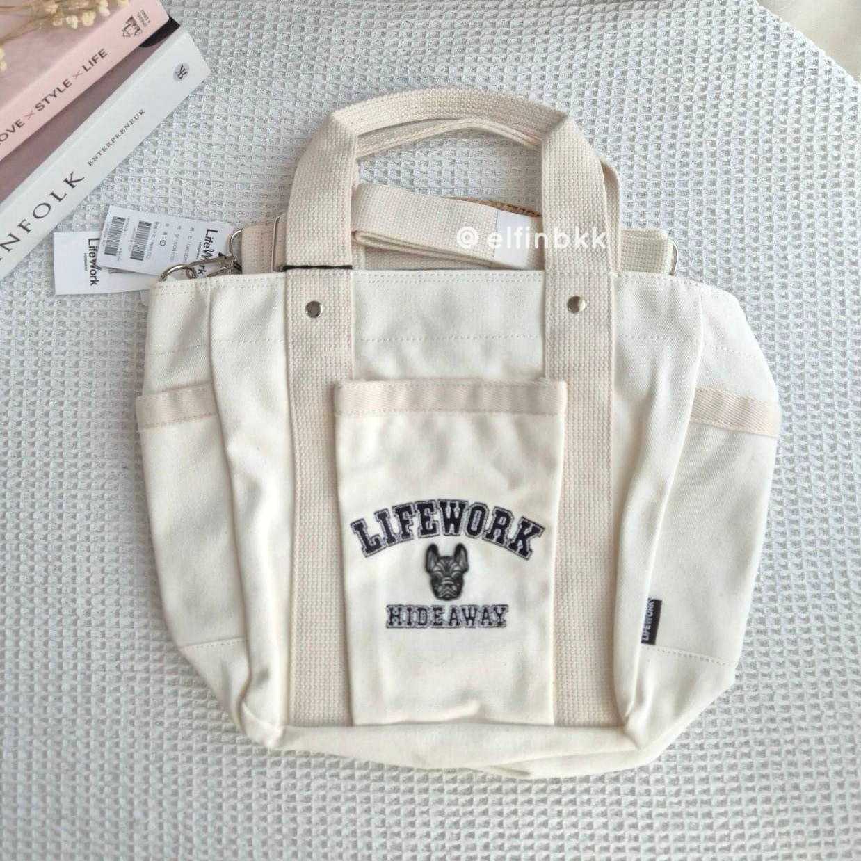 Sale🔥🔥LIFEWORK Arch Logo Canvas 2Way Tote Bag กระเป๋าสะพายผ้าแคนวาสใบกลาง สีขาว สีครีม