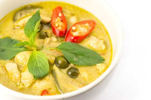 แกงเขียวหวานไก่-หมู-เนื้อ Green curry with chicken/ pork/ beef