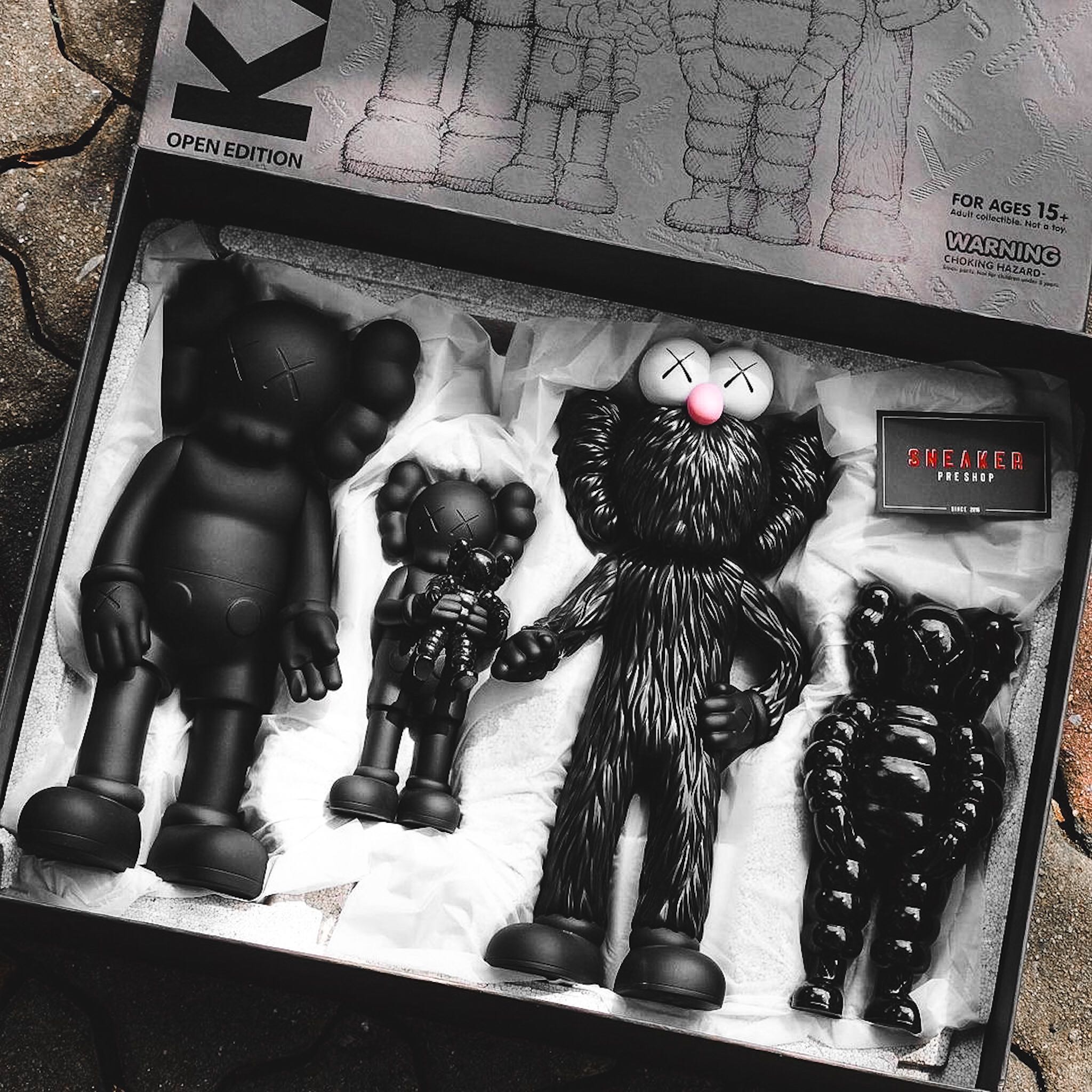 Kaws Family Figure Black Set