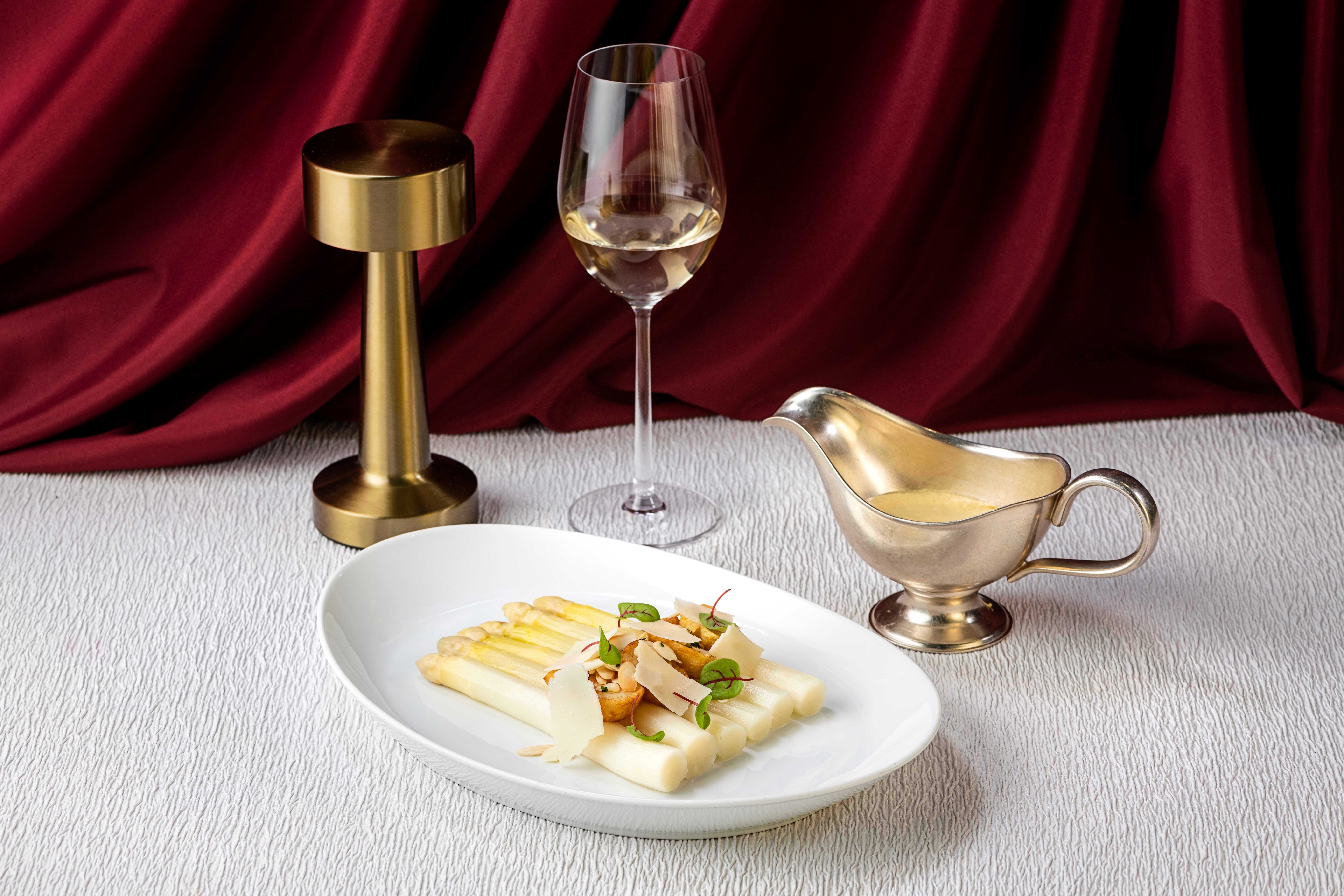 Traditional White Asparagus 1 Pound at New York Steakhouse