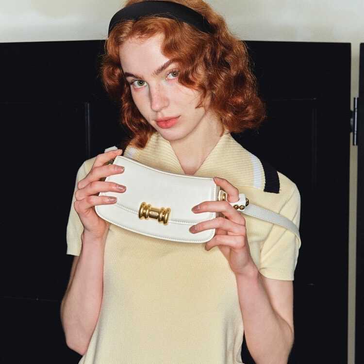 MUVA | Mini phone bag (preorder 7-14 days)