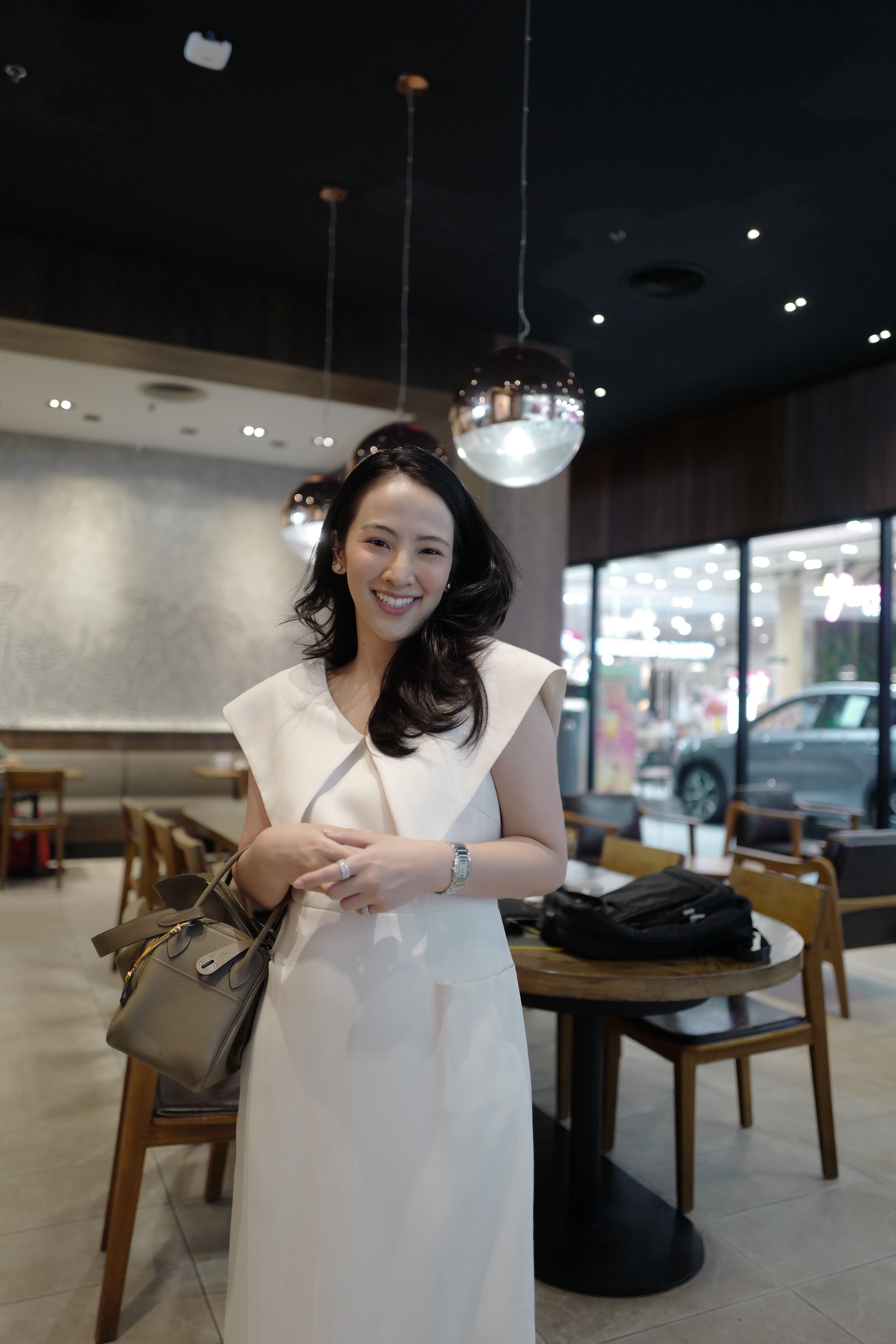  #bjclassyVcollarDress240704 (950THB)