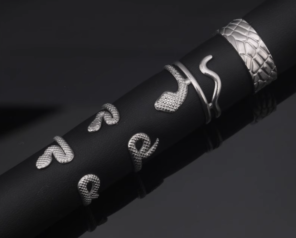 แหวนงู แหวนปรับขนาดได้ แหวนผู้ชาย ไทเทเนียม เครื่องประดับสำหรับผู้ชาย