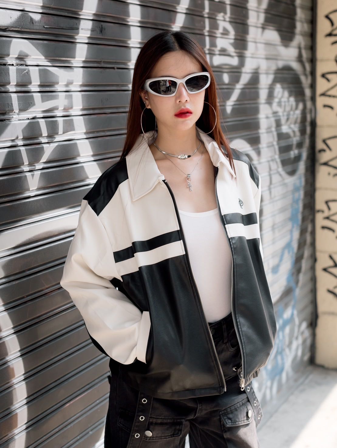 Black and white leather jacket แจ๊คเกตหนังสีขาวดำ